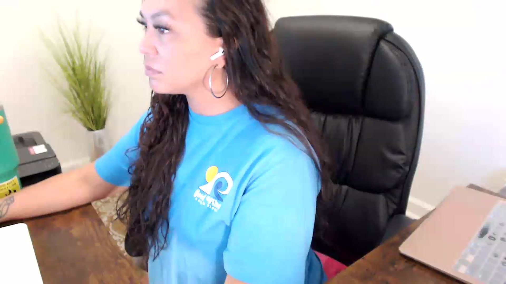 Gallery image thumbnail from MickaylaStar's myfreecams stream on, 06/25/2026, 14:37 image 17 of 20