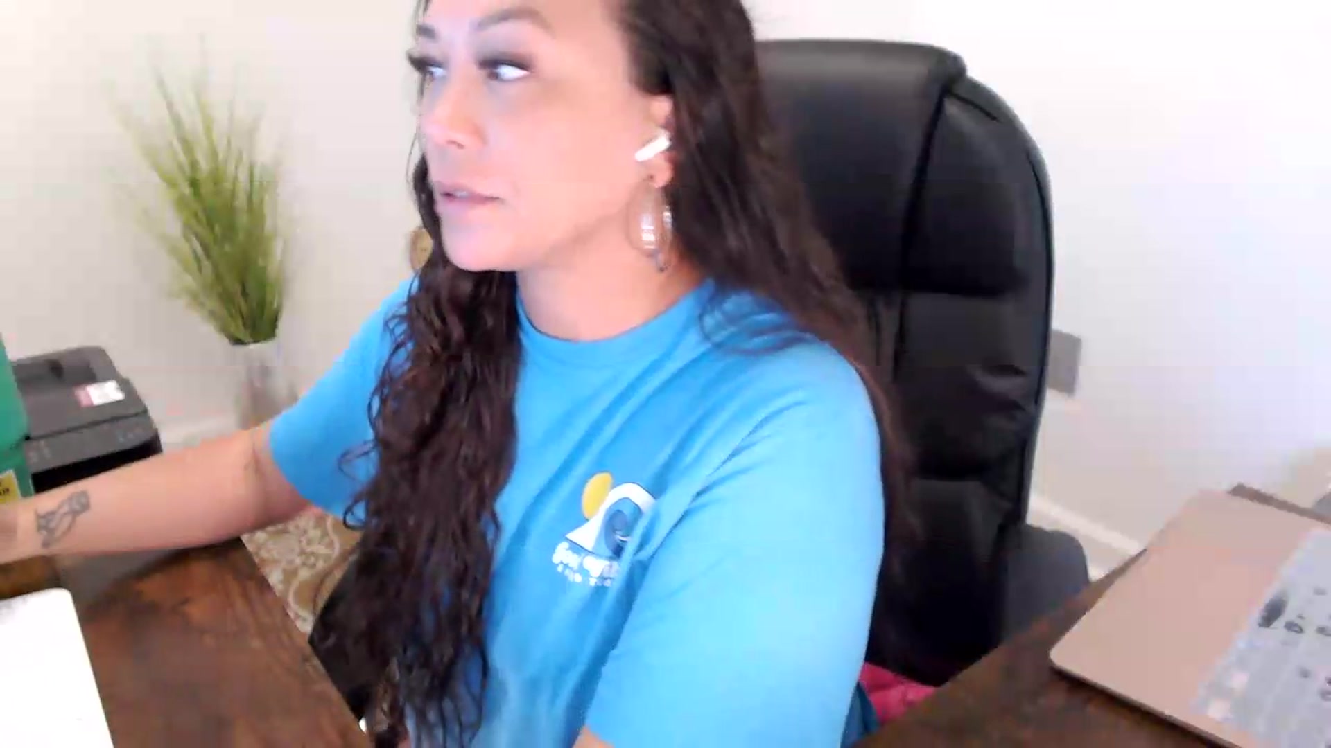 Gallery image thumbnail from MickaylaStar's myfreecams stream on, 06/25/2026, 14:37 image 9 of 20