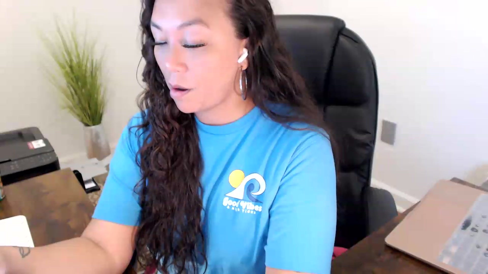 Gallery image thumbnail from MickaylaStar's myfreecams stream on, 06/25/2026, 14:56 image 11 of 20