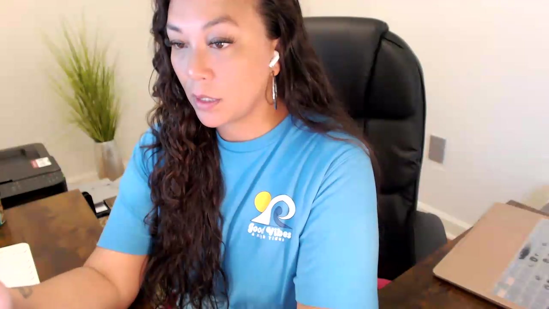 Gallery image thumbnail from MickaylaStar's myfreecams stream on, 06/25/2026, 14:56 image 6 of 20