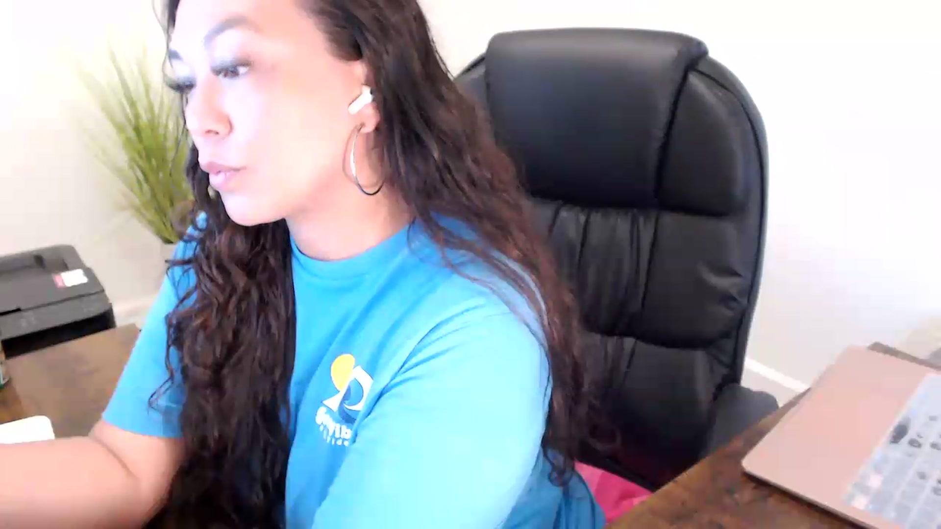 Gallery image thumbnail from MickaylaStar's myfreecams stream on, 06/25/2026, 14:56 image 2 of 20