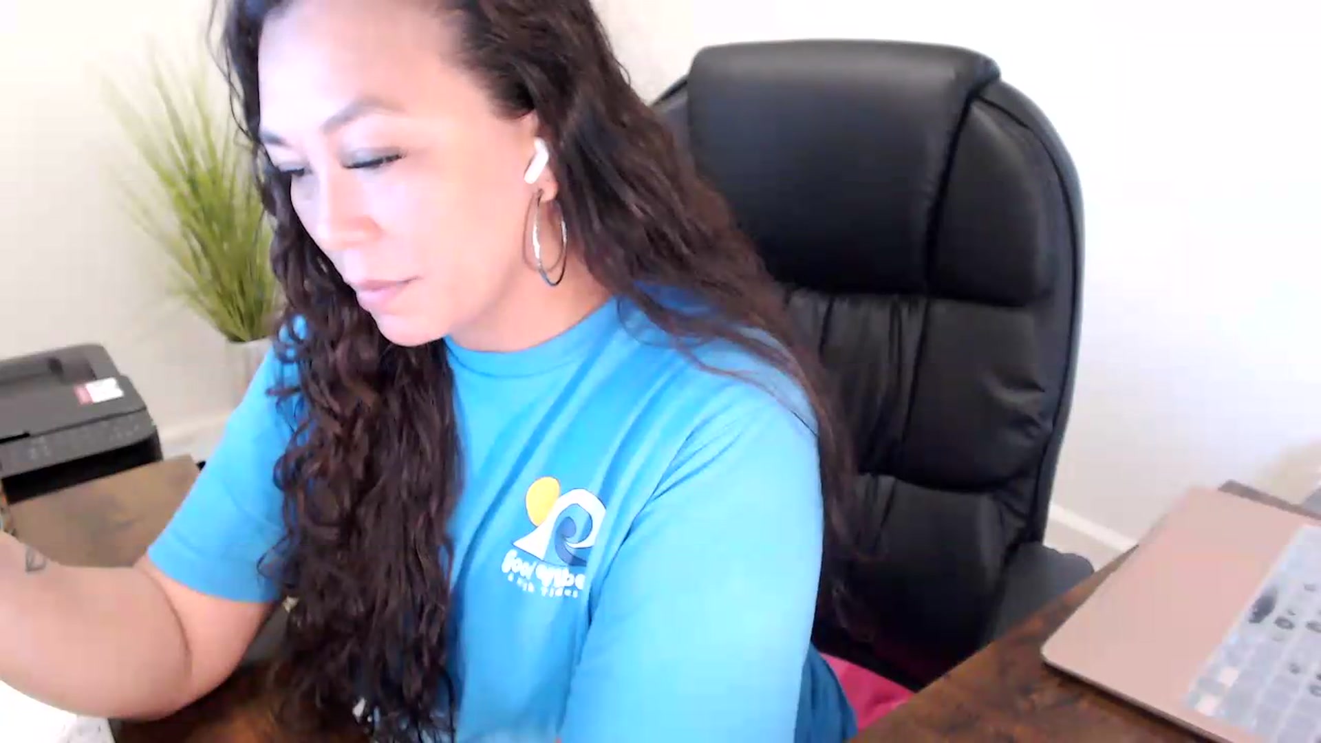 Gallery image thumbnail from MickaylaStar's myfreecams stream on, 06/25/2026, 14:56 image 15 of 20