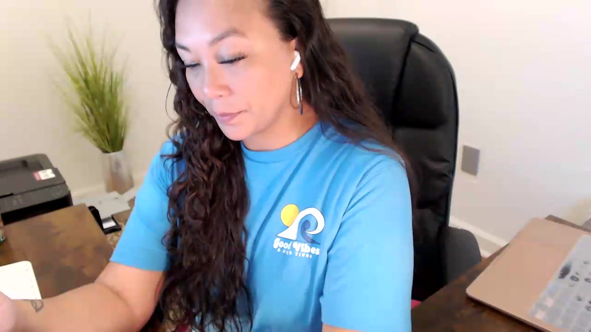 Gallery image thumbnail from MickaylaStar's myfreecams stream on, 06/25/2026, 14:56 image 4 of 20