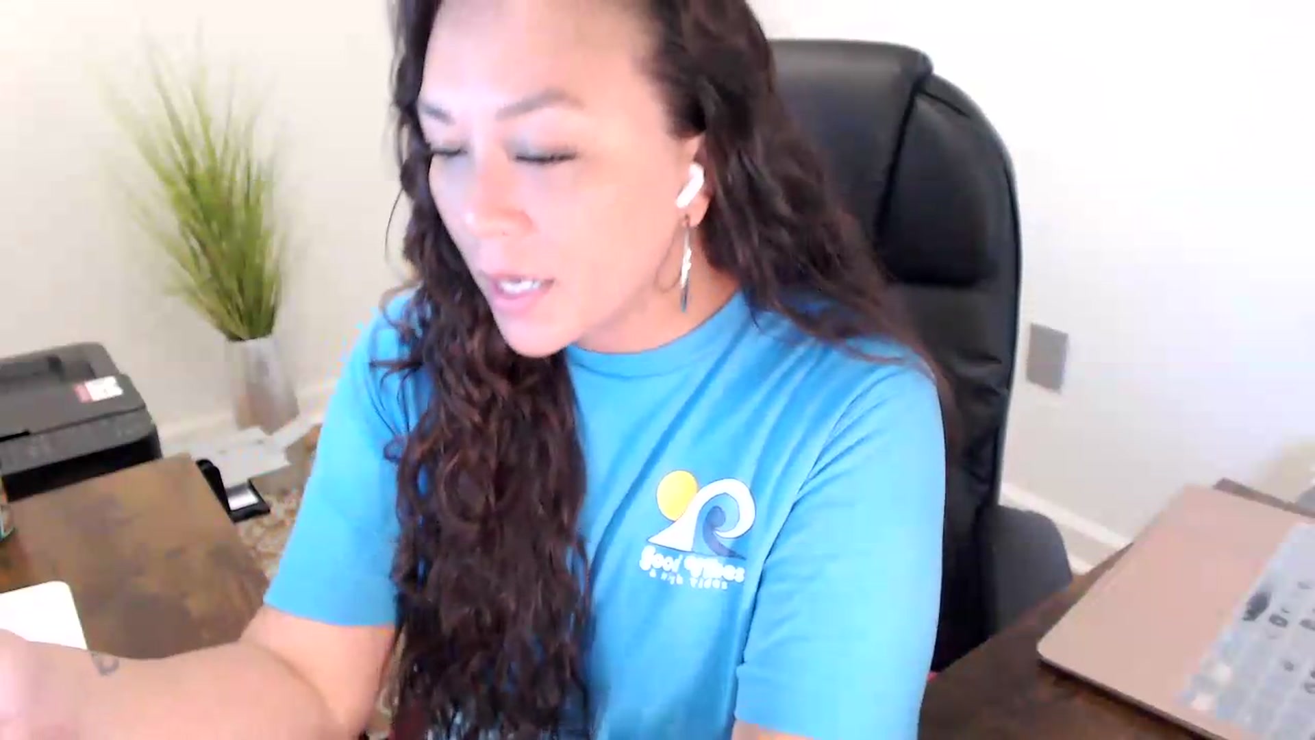 Gallery image thumbnail from MickaylaStar's myfreecams stream on, 06/25/2026, 14:56 image 10 of 20