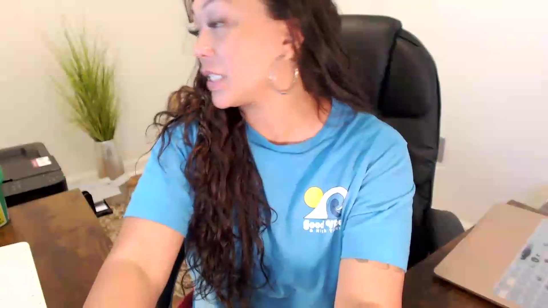 Gallery image thumbnail from MickaylaStar's myfreecams stream on, 06/25/2026, 15:50 image 14 of 20