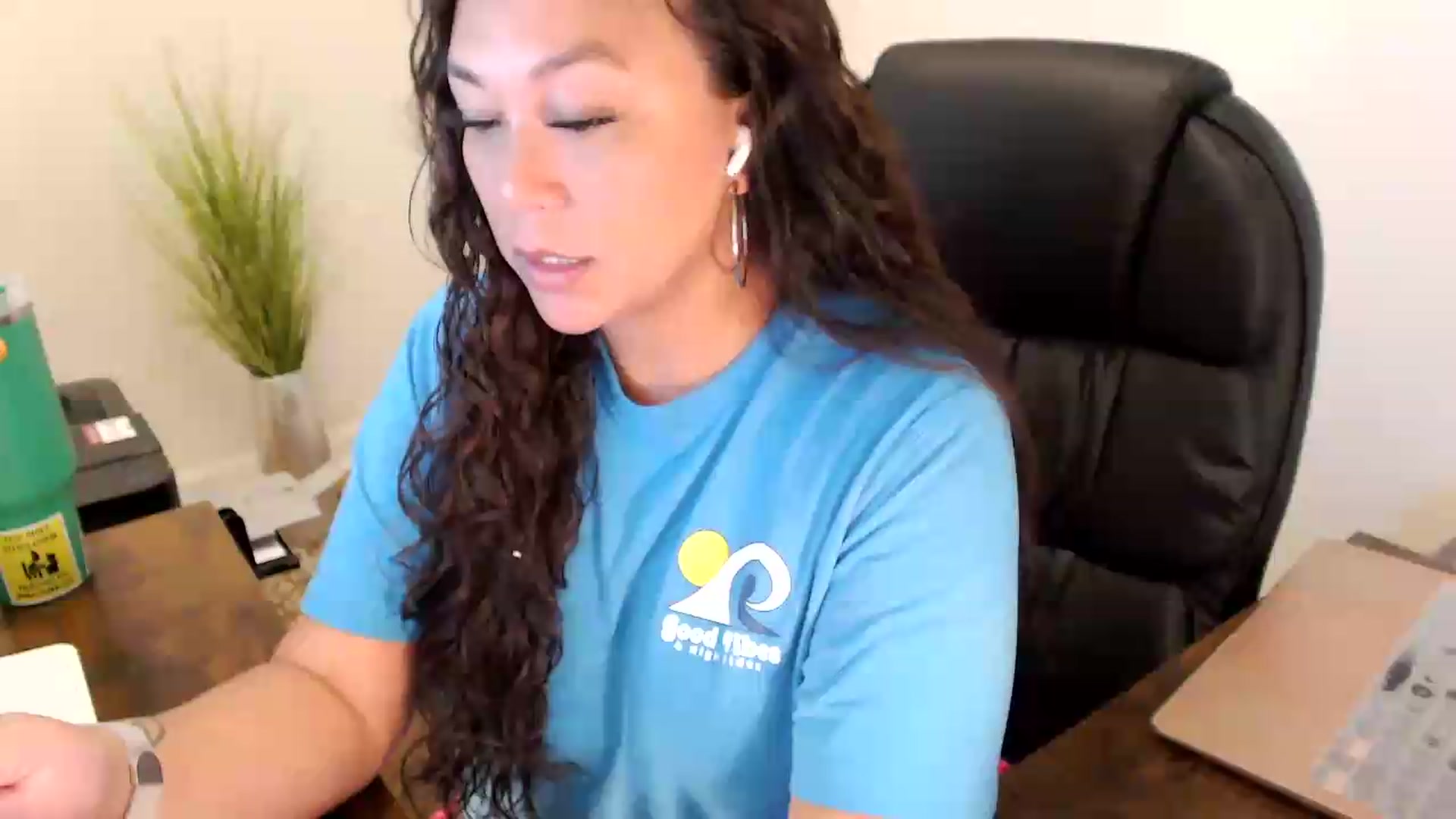 Gallery image thumbnail from MickaylaStar's myfreecams stream on, 06/25/2026, 15:50 image 4 of 20