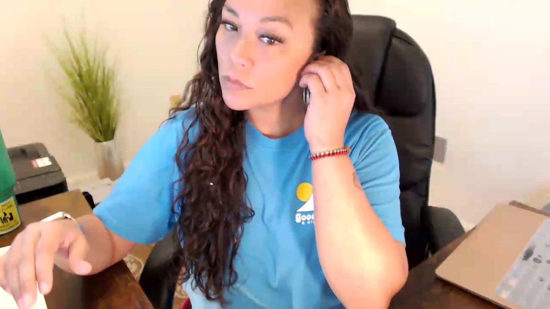 Gallery image thumbnail from MickaylaStar's myfreecams stream on, 06/25/2026, 15:50 image 10 of 20
