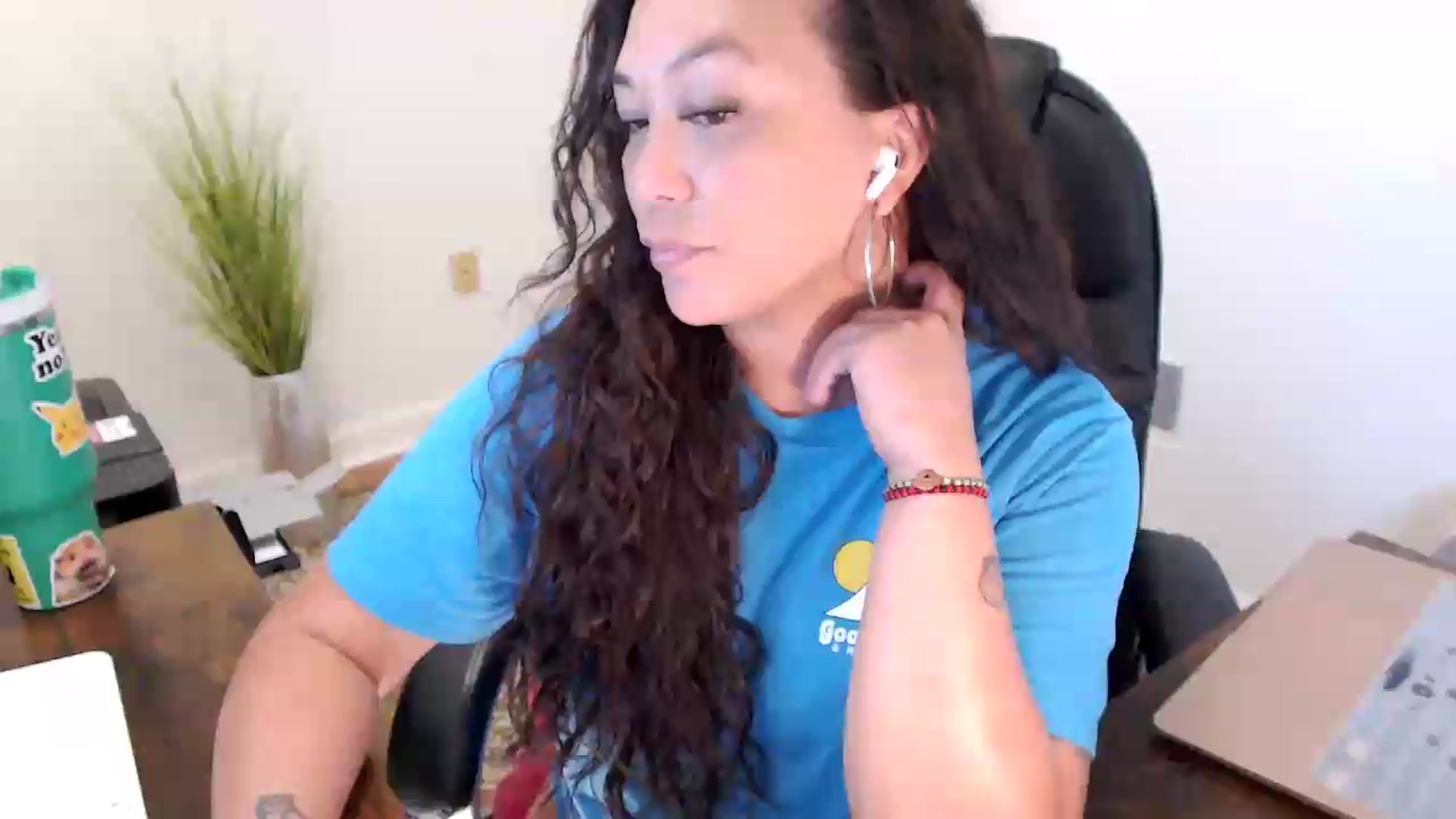 Gallery image thumbnail from MickaylaStar's myfreecams stream on, 06/25/2026, 16:56 image 15 of 20
