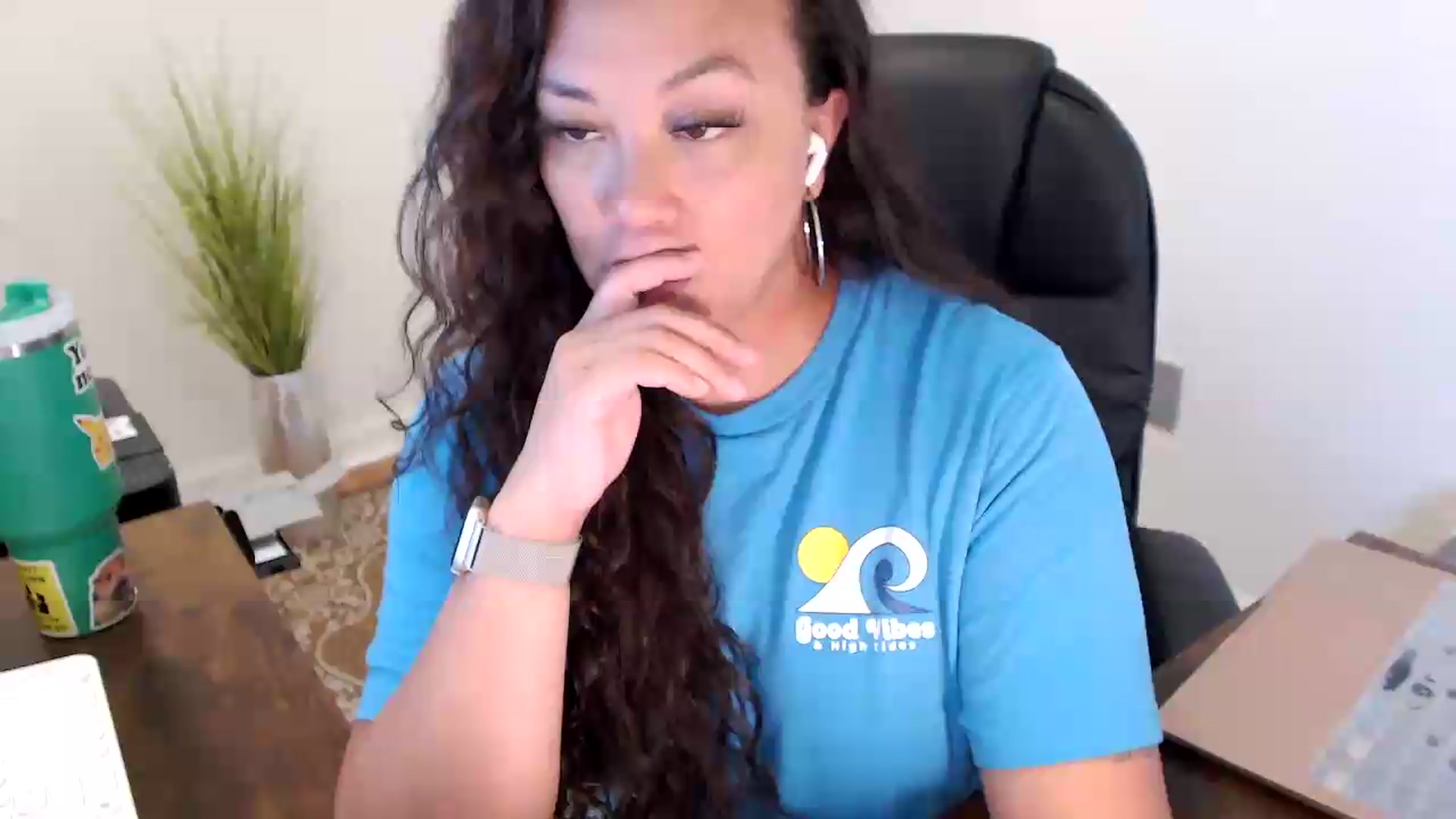 Gallery image thumbnail from MickaylaStar's myfreecams stream on, 06/25/2026, 16:56 image 13 of 20
