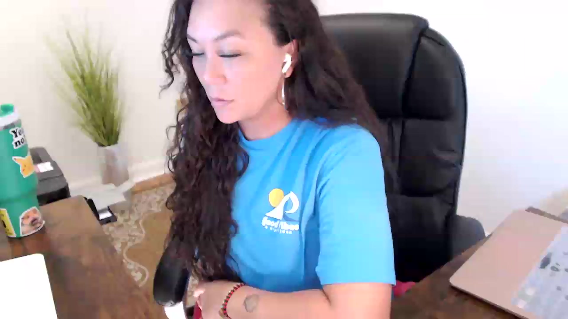 Gallery image thumbnail from MickaylaStar's myfreecams stream on, 06/25/2026, 16:56 image 14 of 20