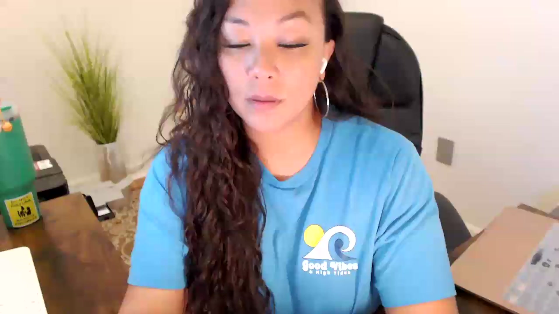 Gallery image thumbnail from MickaylaStar's myfreecams stream on, 06/25/2026, 16:56 image 1 of 20