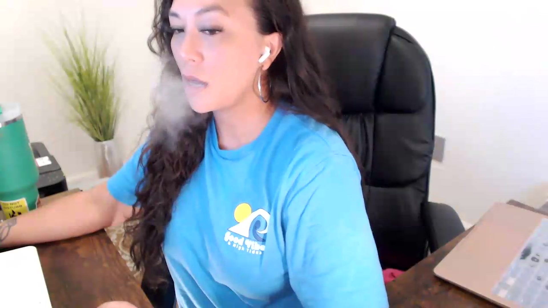Gallery image thumbnail from MickaylaStar's myfreecams stream on, 06/25/2026, 16:56 image 5 of 20