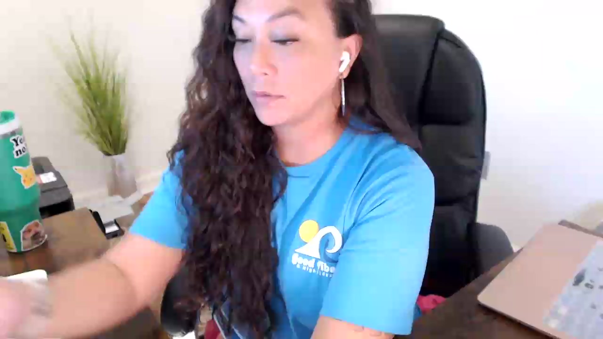 Gallery image thumbnail from MickaylaStar's myfreecams stream on, 06/25/2026, 16:56 image 17 of 20