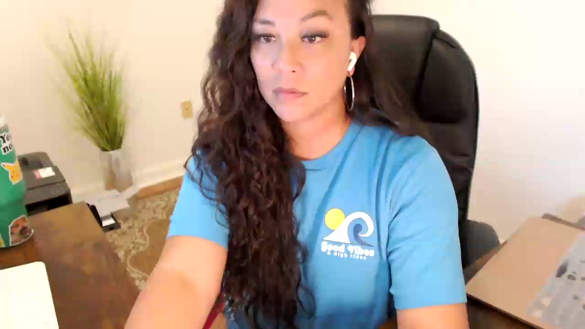 Gallery image thumbnail from MickaylaStar's myfreecams stream on, 06/25/2026, 16:56 image 19 of 20