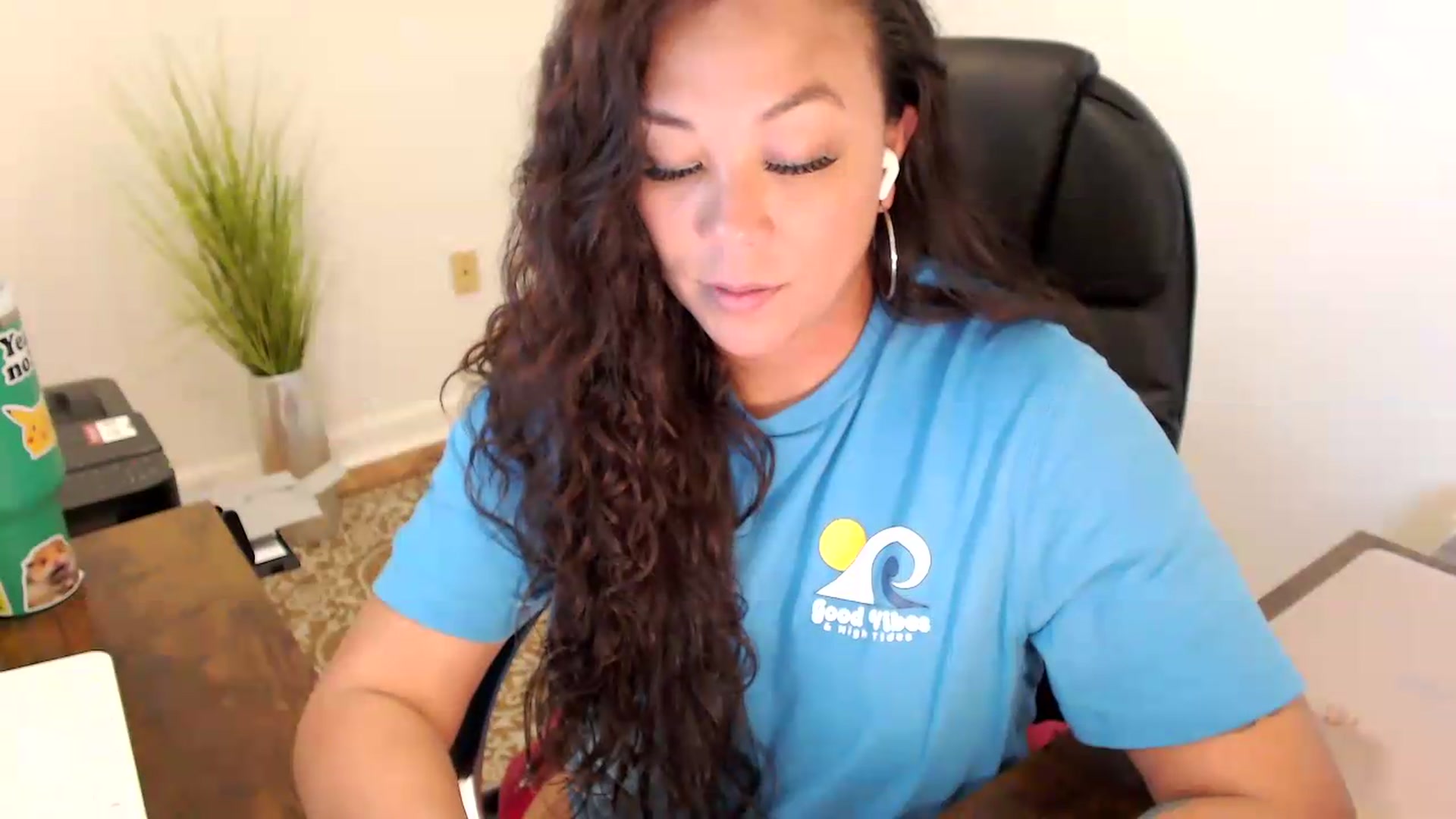 Gallery image thumbnail from MickaylaStar's myfreecams stream on, 06/25/2026, 16:56 image 20 of 20