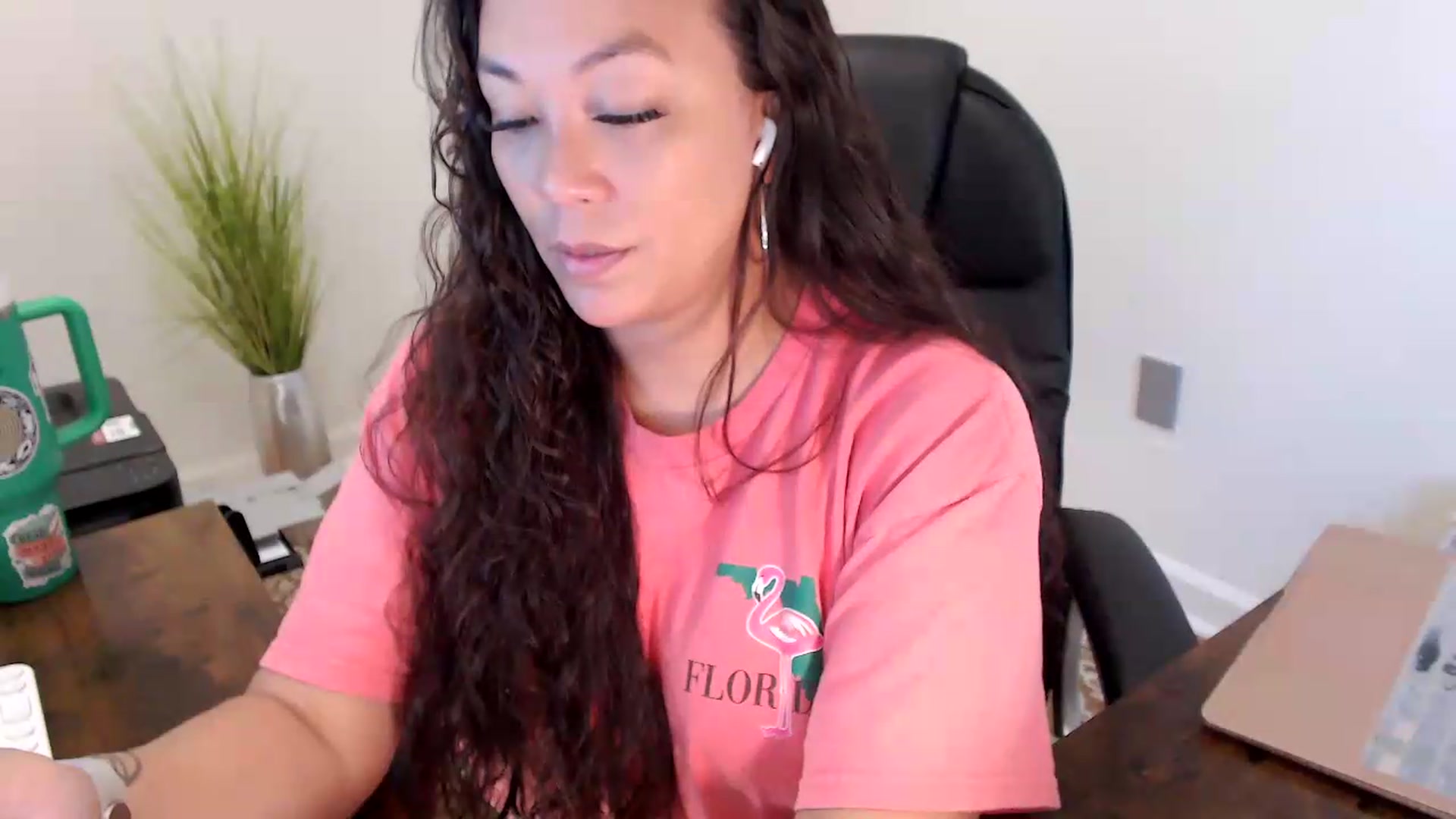 Gallery image thumbnail from MickaylaStar's myfreecams stream on, 06/26/2026, 14:27 image 16 of 20