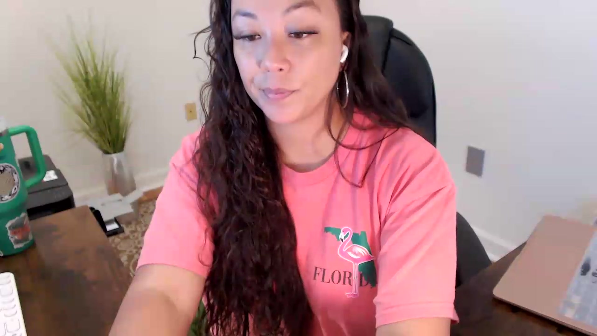 Gallery image thumbnail from MickaylaStar's myfreecams stream on, 06/26/2026, 14:27 image 5 of 20
