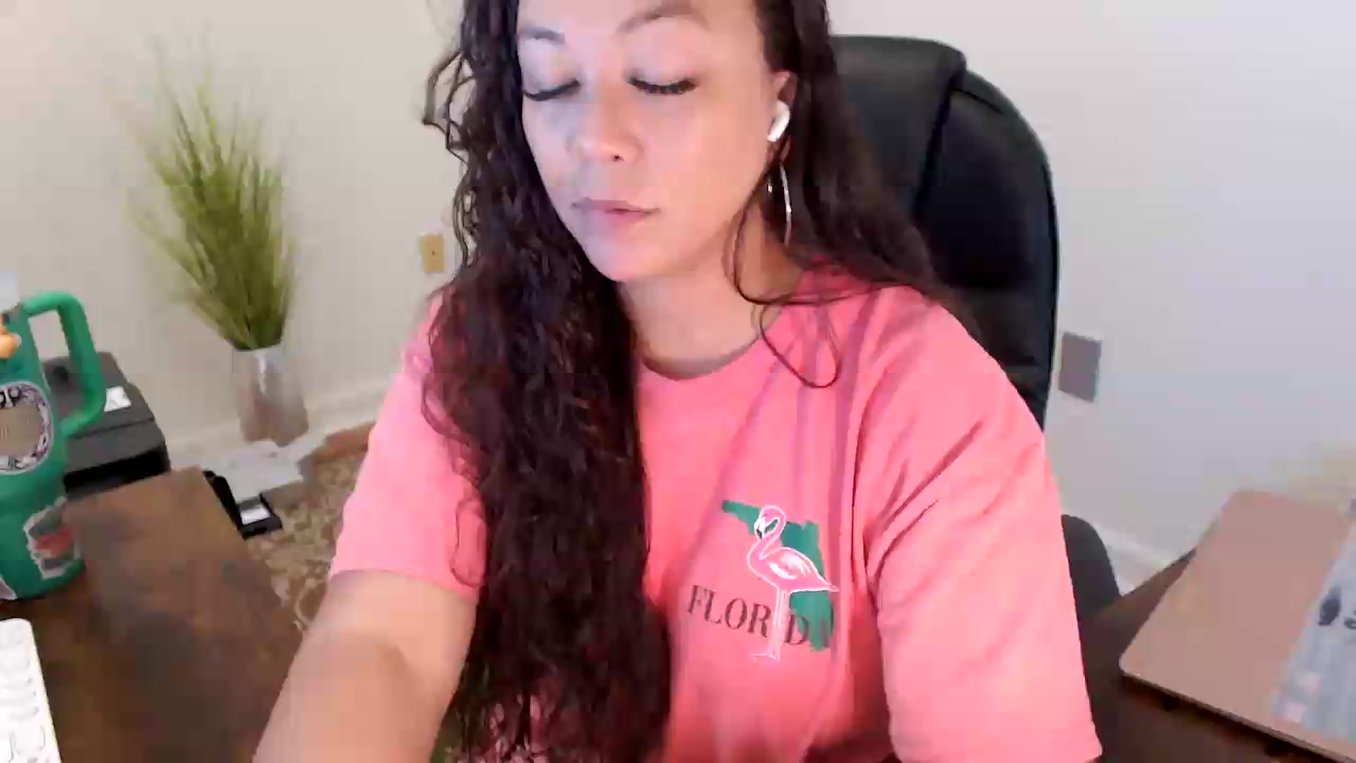 Gallery image thumbnail from MickaylaStar's myfreecams stream on, 06/26/2026, 14:27 image 2 of 20