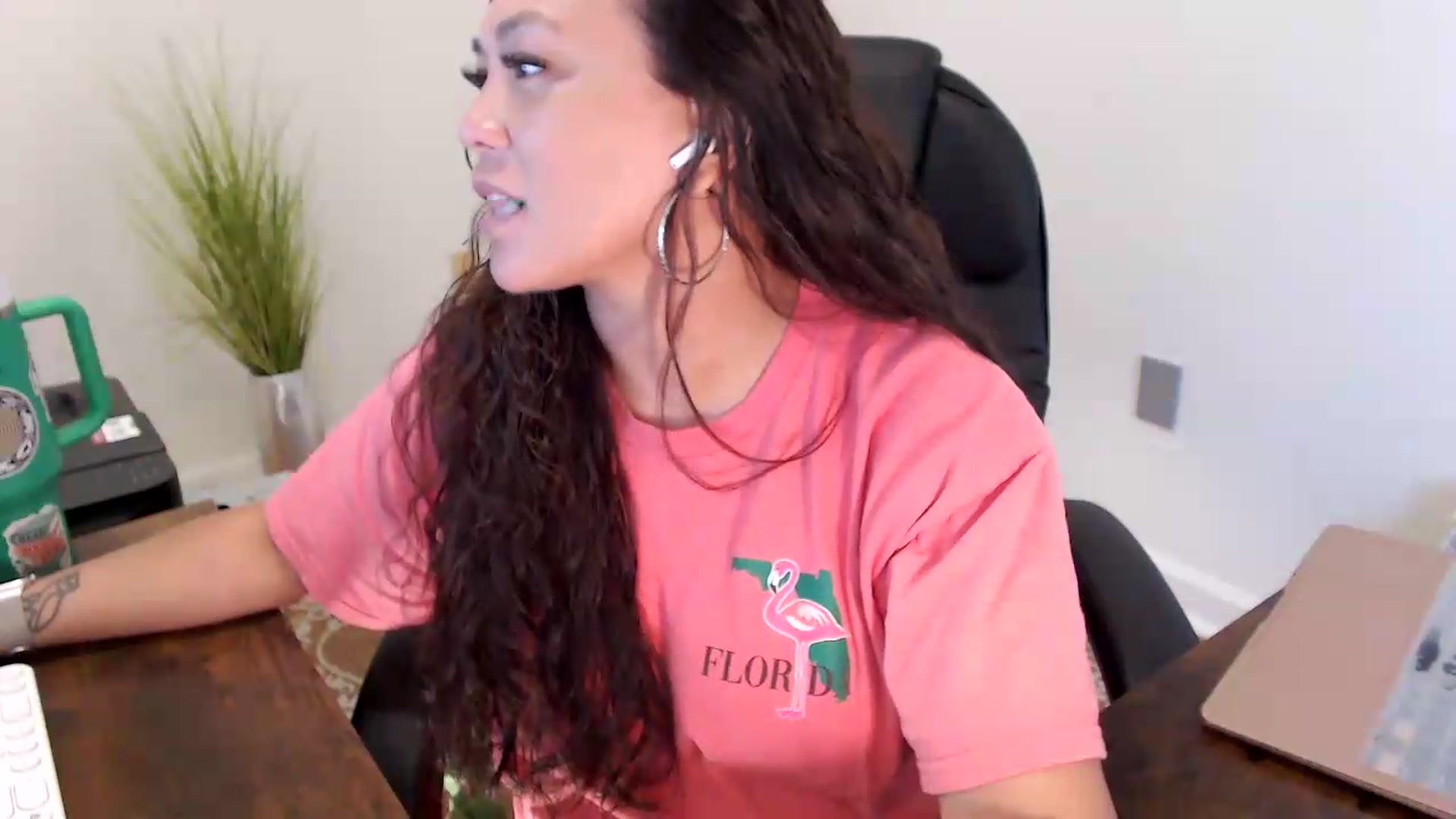 Gallery image thumbnail from MickaylaStar's myfreecams stream on, 06/26/2026, 14:27 image 14 of 20