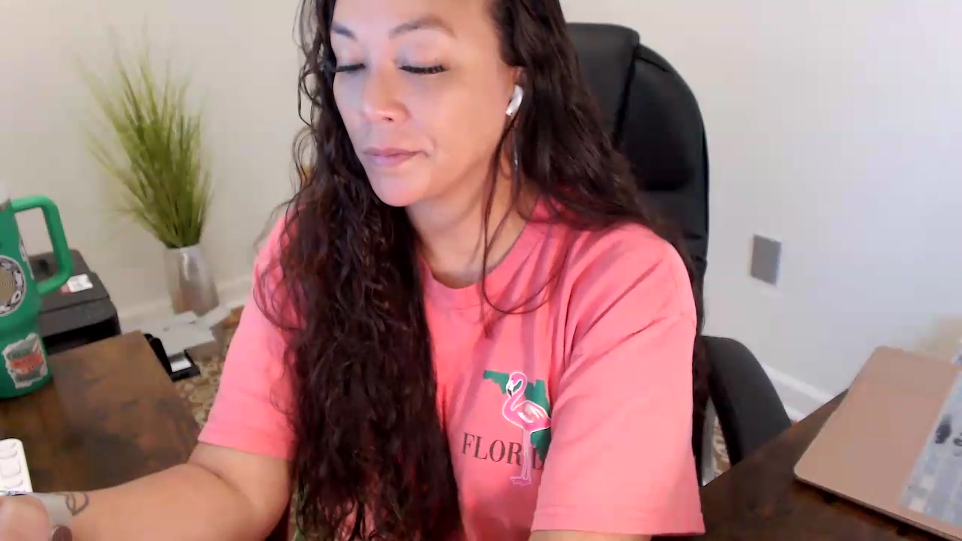 Gallery image thumbnail from MickaylaStar's myfreecams stream on, 06/26/2026, 14:27 image 17 of 20