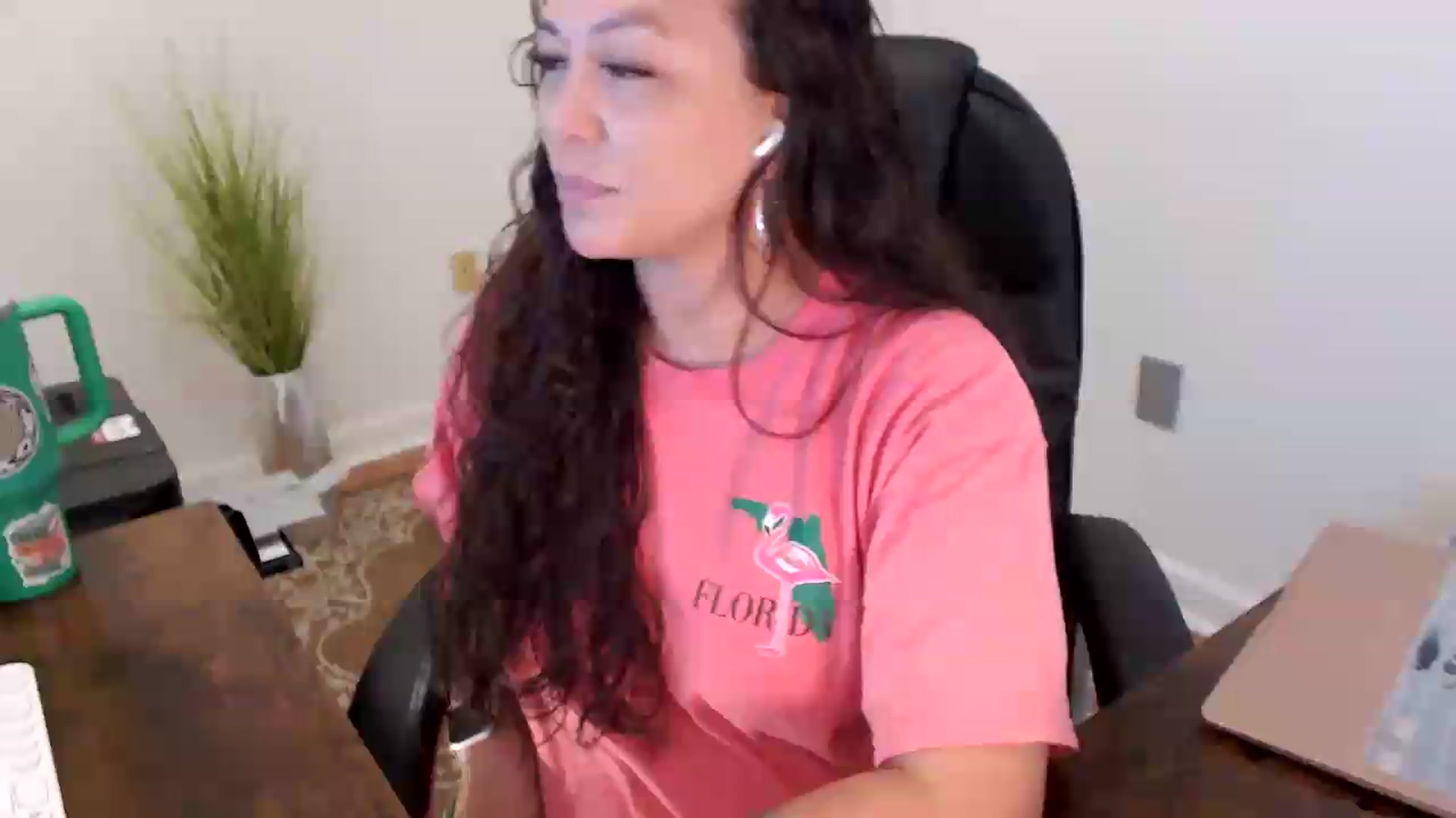 Gallery image thumbnail from MickaylaStar's myfreecams stream on, 06/26/2026, 14:27 image 7 of 20