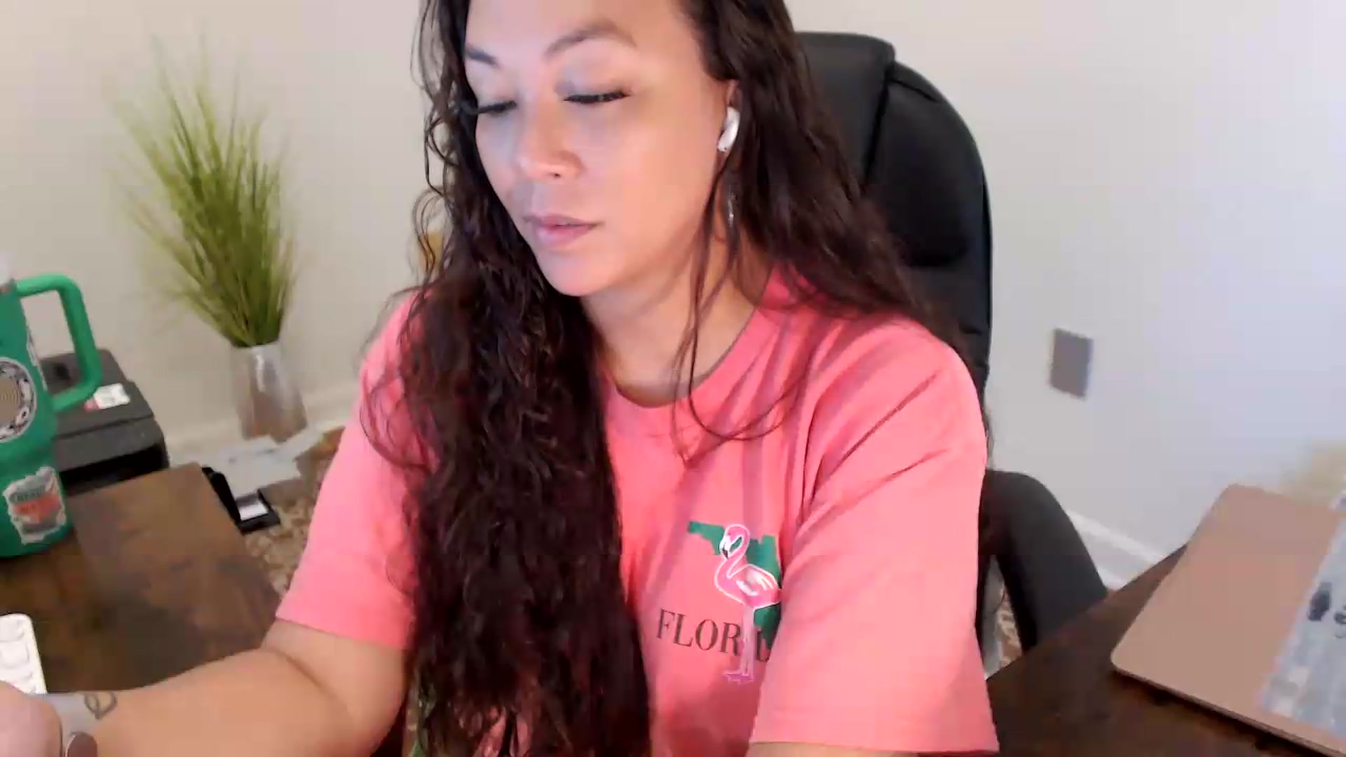 Gallery image thumbnail from MickaylaStar's myfreecams stream on, 06/26/2026, 14:27 image 19 of 20
