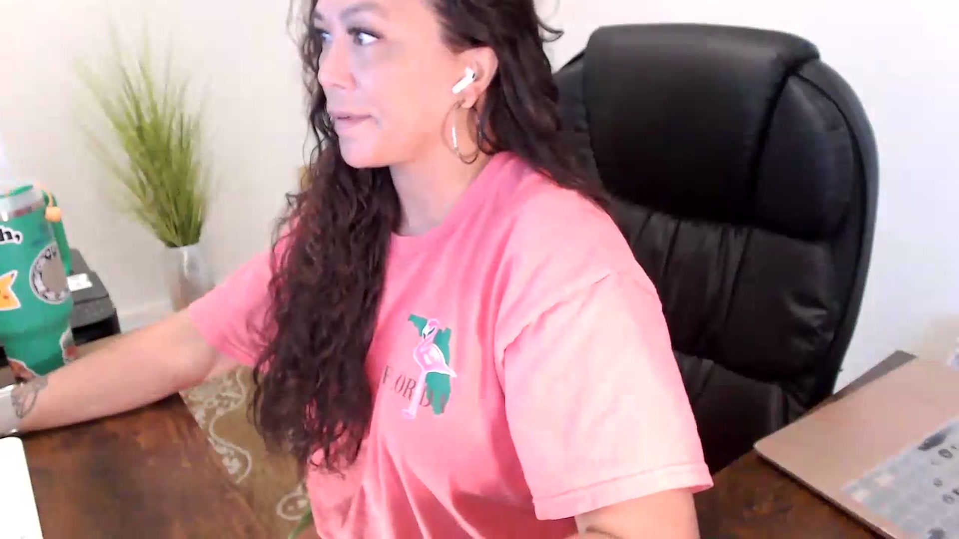 Gallery image thumbnail from MickaylaStar's myfreecams stream on, 06/26/2026, 15:09 image 18 of 20