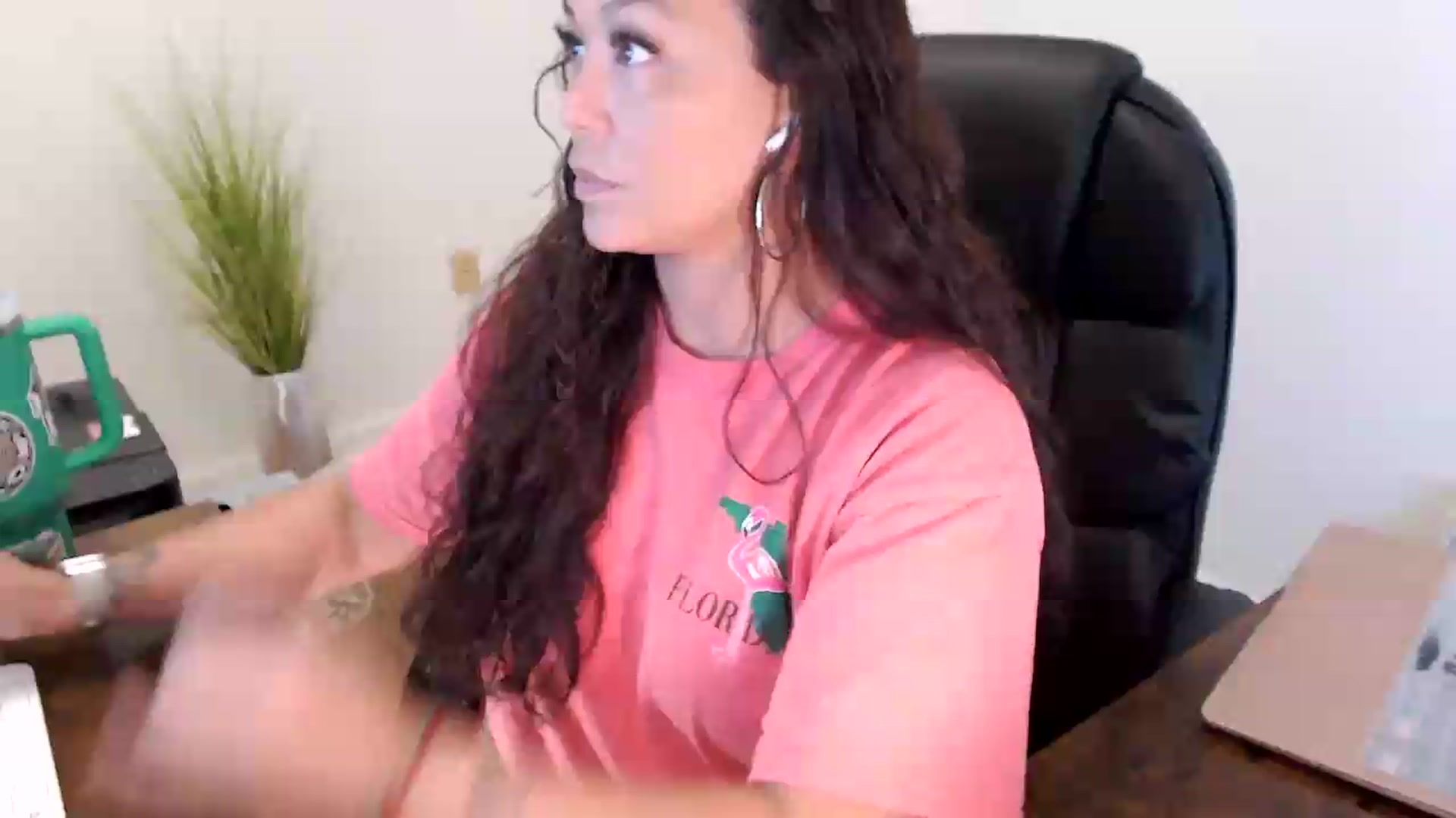 Gallery image thumbnail from MickaylaStar's myfreecams stream on, 06/26/2026, 15:09 image 1 of 20