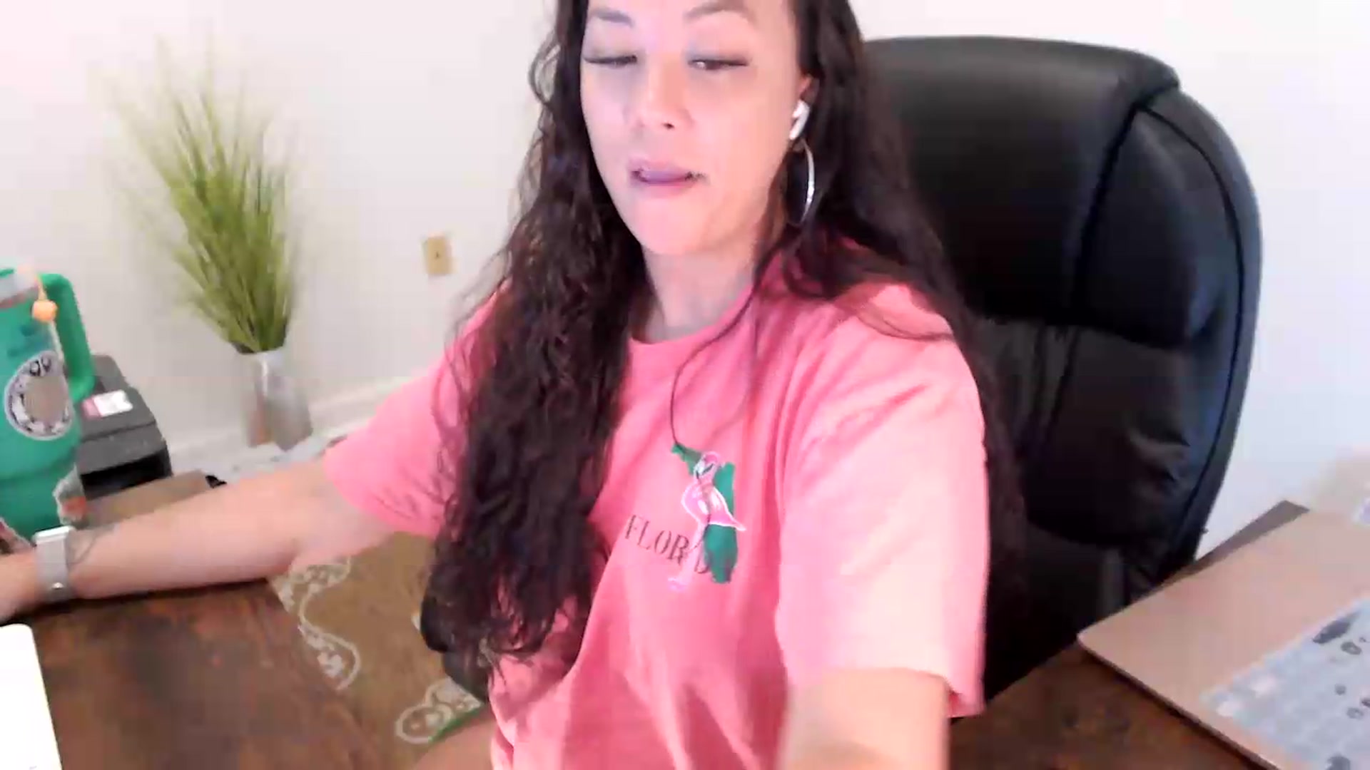 Gallery image thumbnail from MickaylaStar's myfreecams stream on, 06/26/2026, 15:09 image 13 of 20