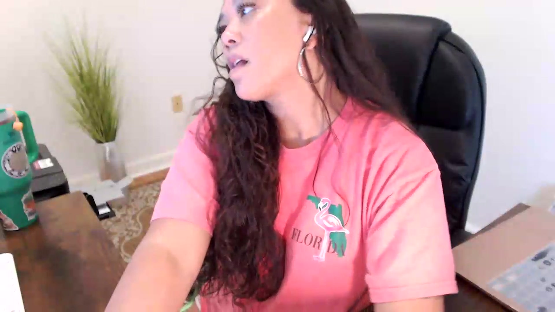 Gallery image thumbnail from MickaylaStar's myfreecams stream on, 06/26/2026, 15:09 image 14 of 20