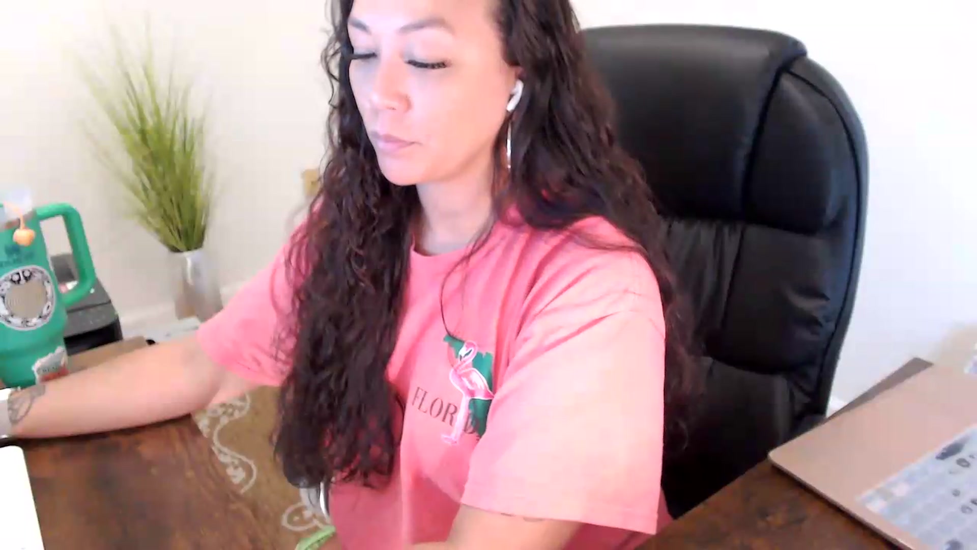Gallery image thumbnail from MickaylaStar's myfreecams stream on, 06/26/2026, 15:09 image 10 of 20