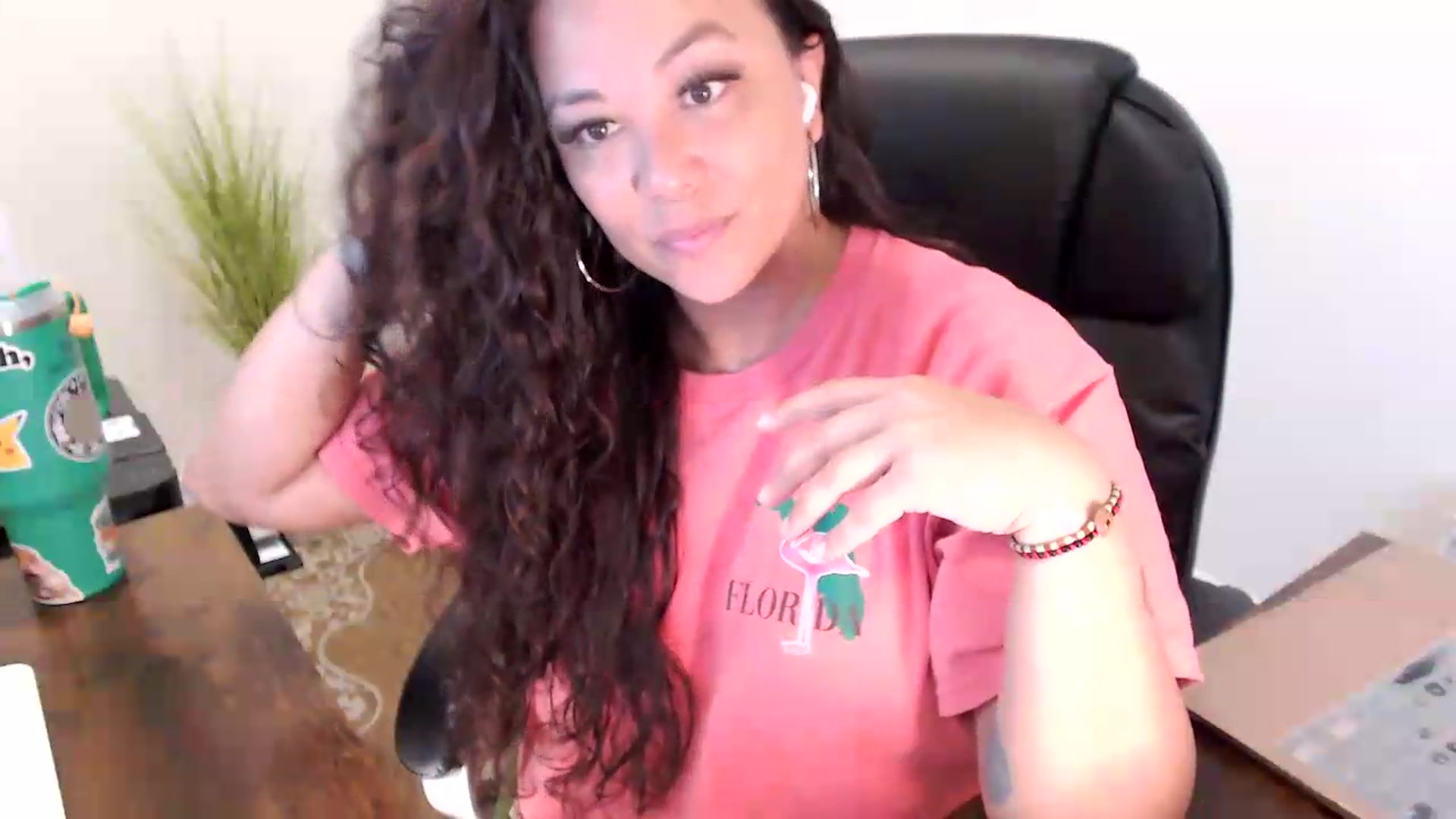 Gallery image thumbnail from MickaylaStar's myfreecams stream on, 06/26/2026, 15:09 image 17 of 20