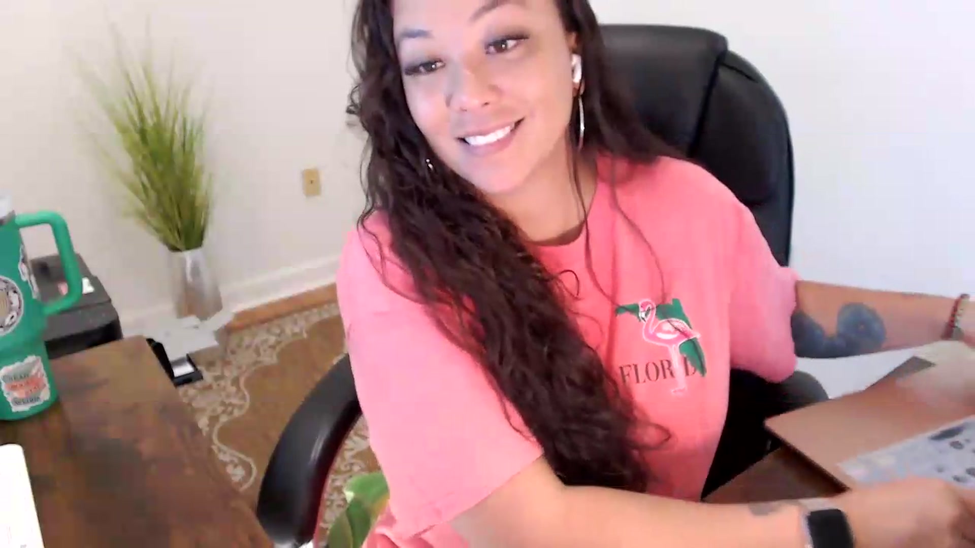 Gallery image thumbnail from MickaylaStar's myfreecams stream on, 06/26/2026, 15:09 image 5 of 20