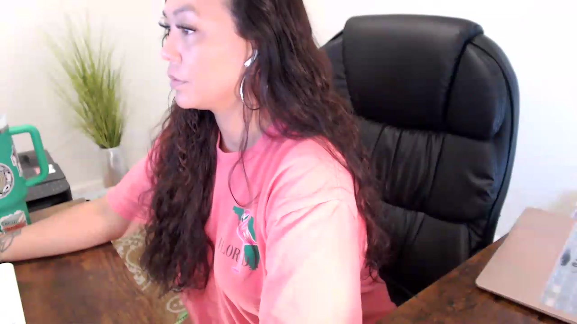 Gallery image thumbnail from MickaylaStar's myfreecams stream on, 06/26/2026, 15:09 image 3 of 20