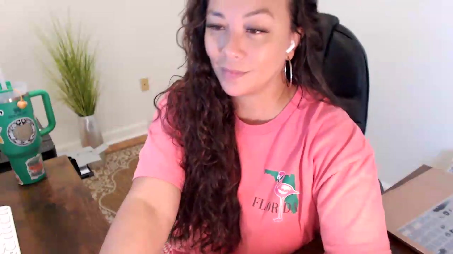 Gallery image thumbnail from MickaylaStar's myfreecams stream on, 06/26/2026, 15:28 image 3 of 20