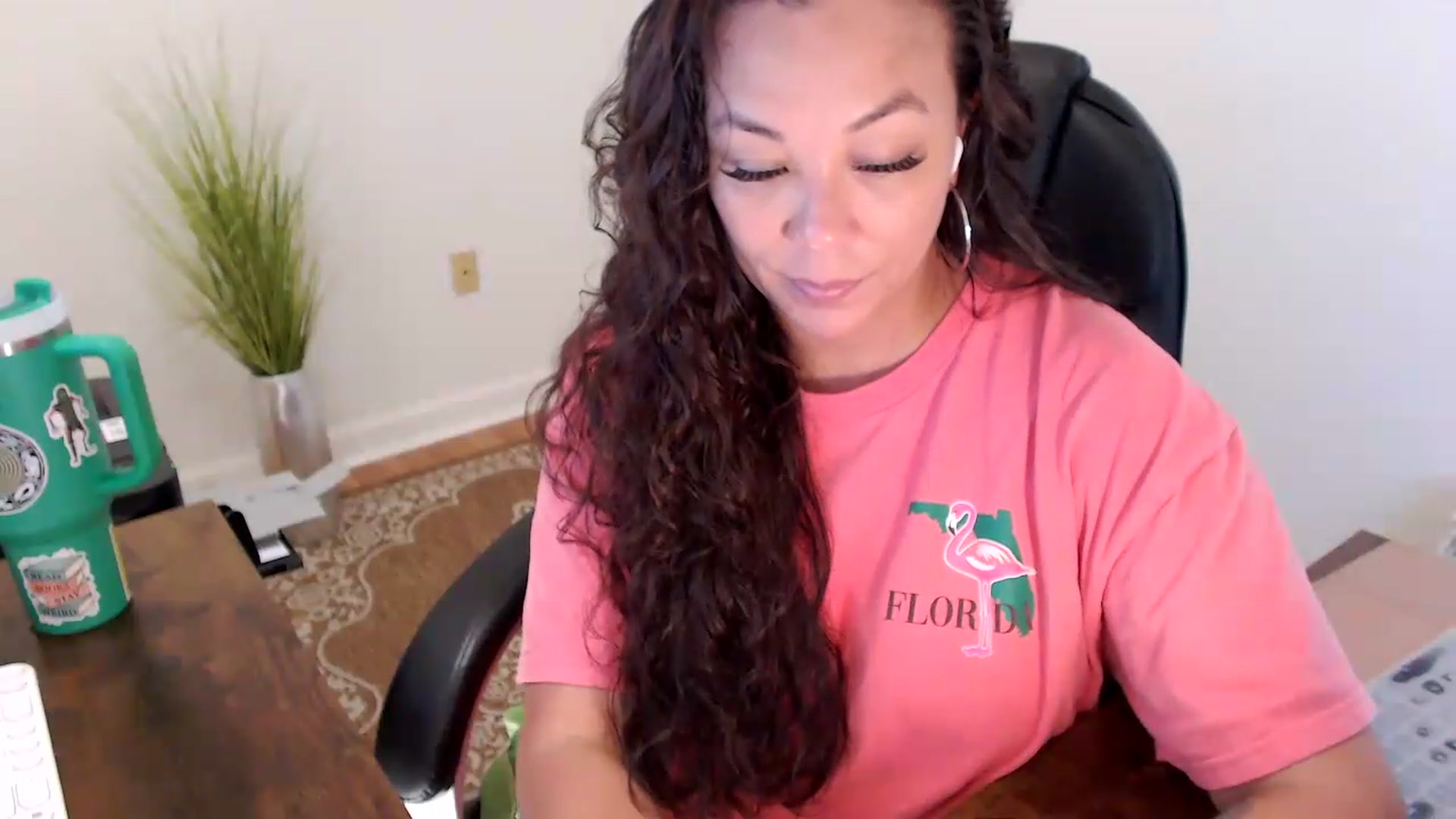 Gallery image thumbnail from MickaylaStar's myfreecams stream on, 06/26/2026, 15:28 image 7 of 20