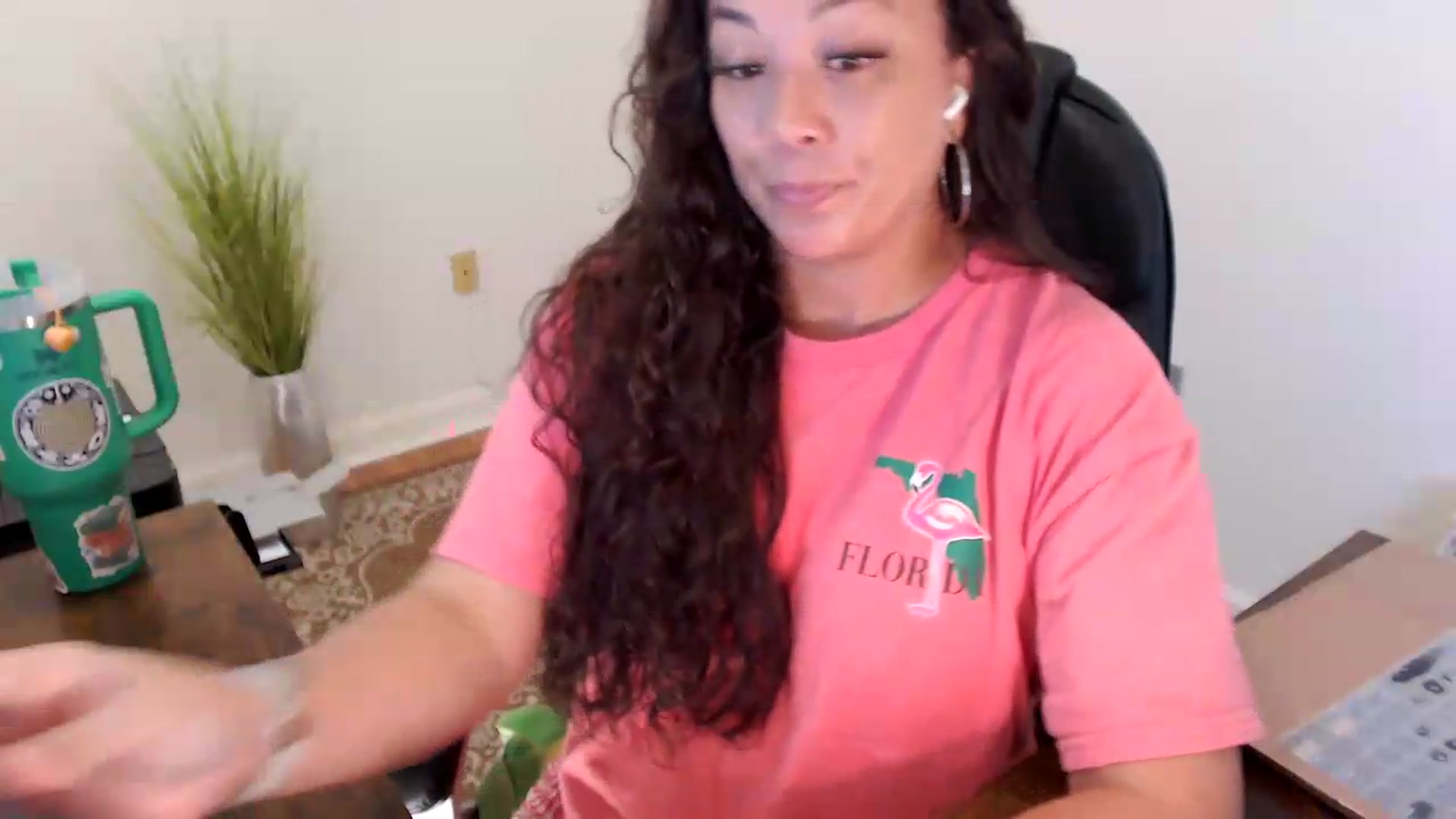 Gallery image thumbnail from MickaylaStar's myfreecams stream on, 06/26/2026, 15:28 image 5 of 20