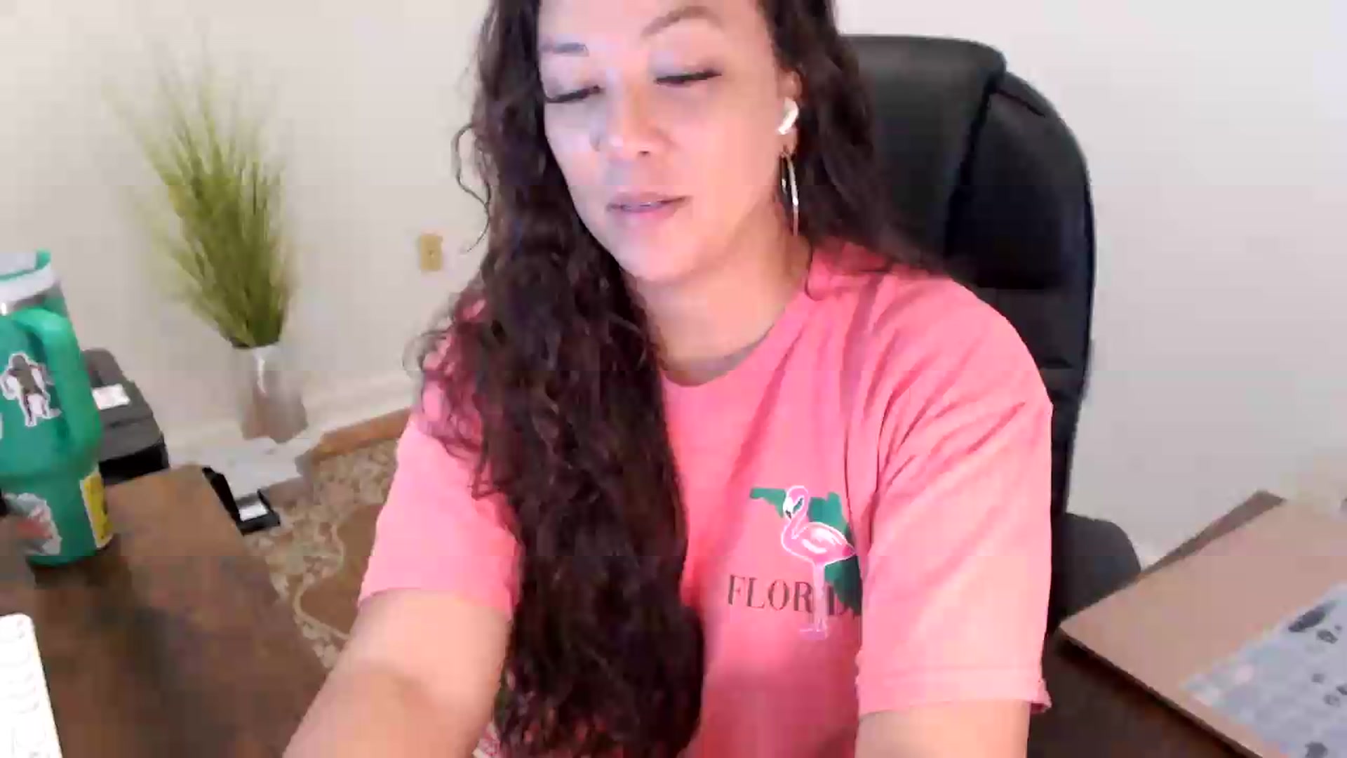 Gallery image thumbnail from MickaylaStar's myfreecams stream on, 06/26/2026, 15:28 image 13 of 20