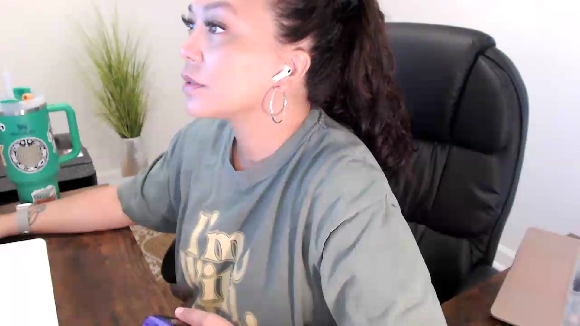 Gallery image thumbnail from MickaylaStar's myfreecams stream on, 06/29/2026, 14:40 image 7 of 20