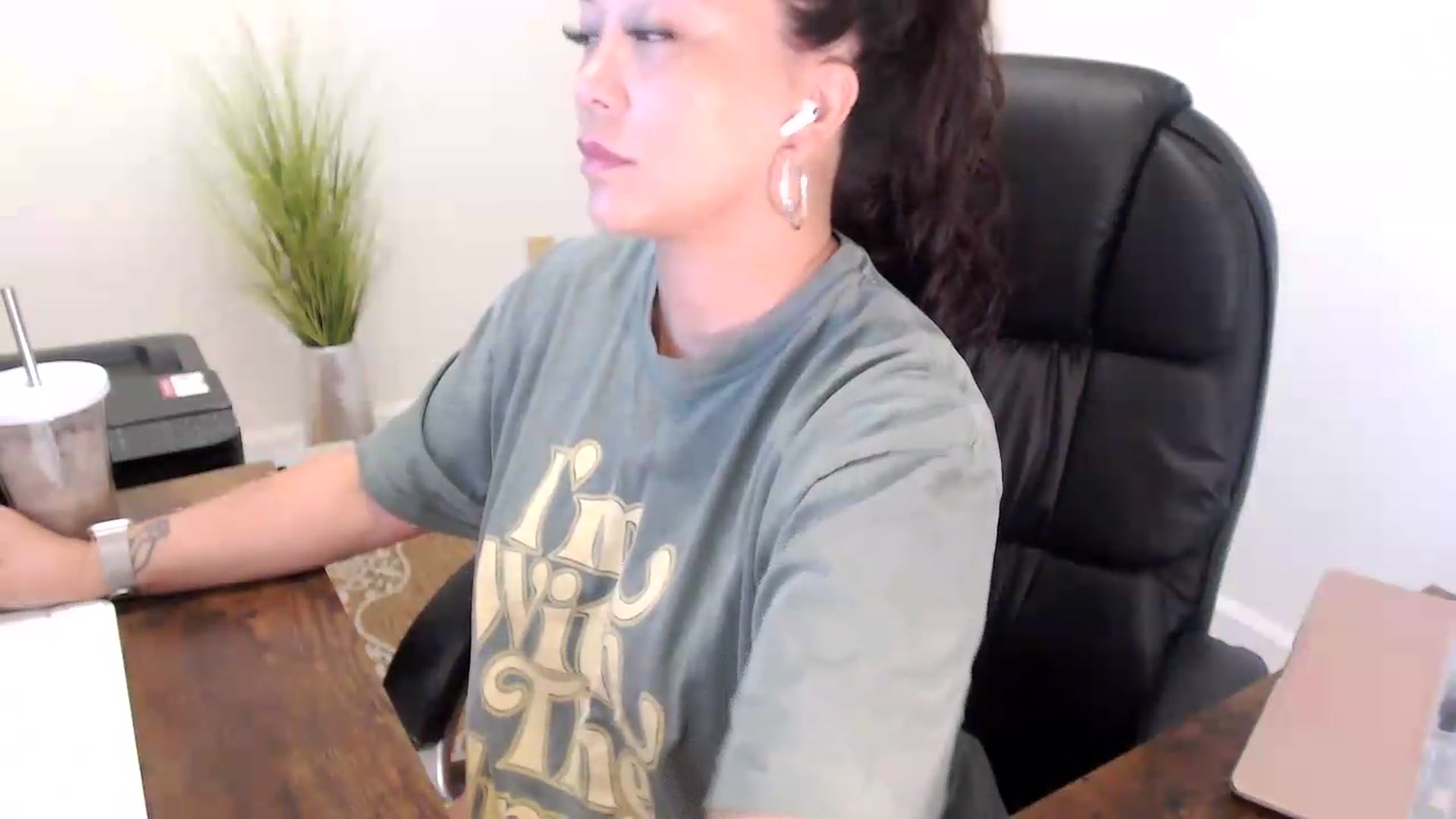 Gallery image thumbnail from MickaylaStar's myfreecams stream on, 06/29/2026, 14:40 image 5 of 20