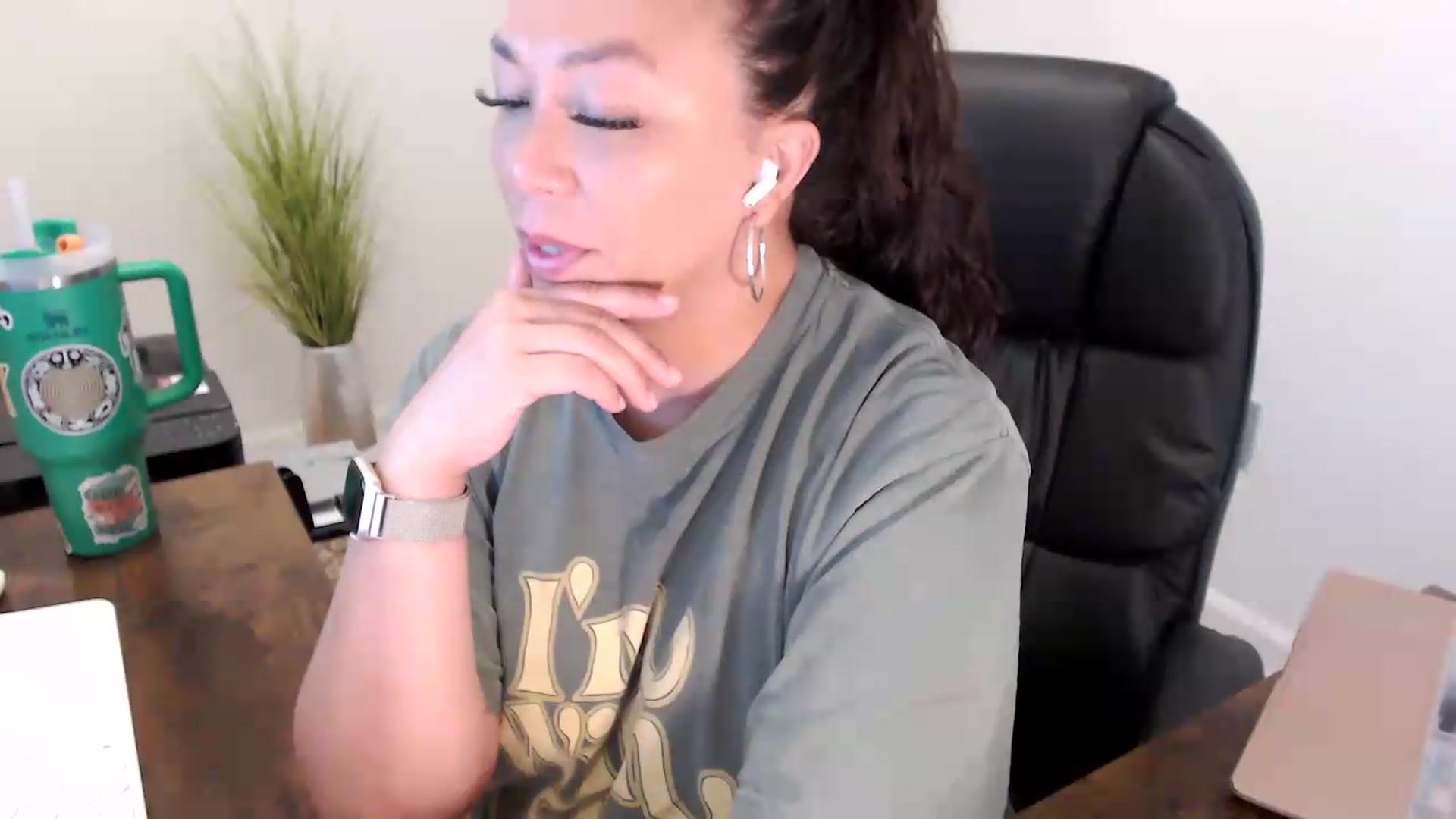 Gallery image thumbnail from MickaylaStar's myfreecams stream on, 06/29/2026, 14:40 image 9 of 20