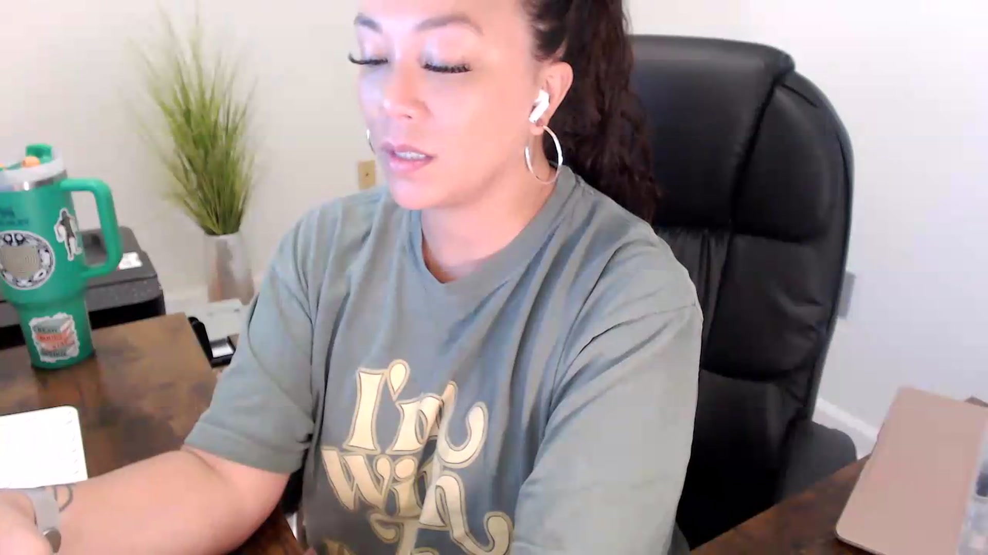 Gallery image thumbnail from MickaylaStar's myfreecams stream on, 06/29/2026, 14:40 image 19 of 20