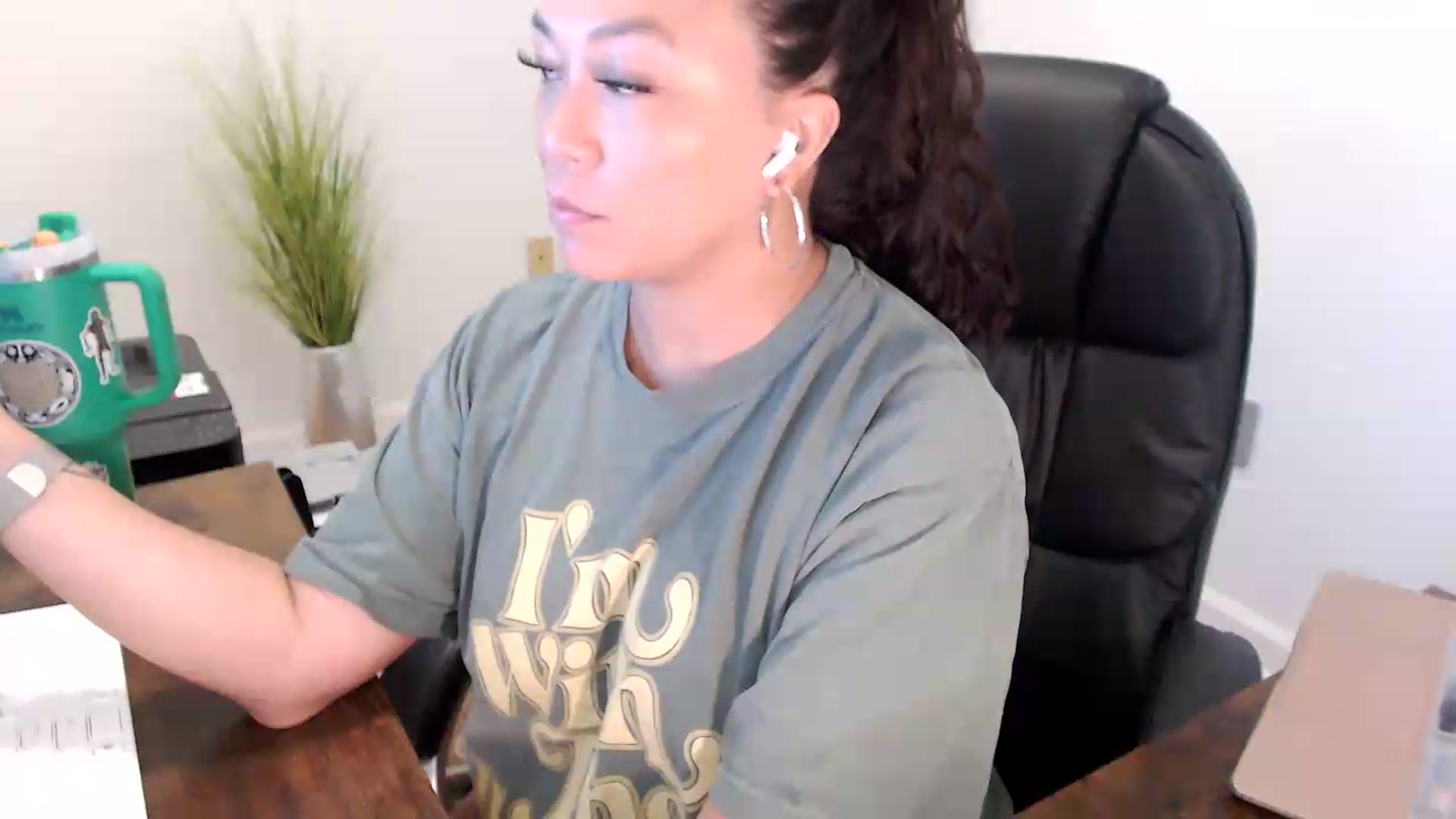 Gallery image thumbnail from MickaylaStar's myfreecams stream on, 06/29/2026, 14:40 image 18 of 20