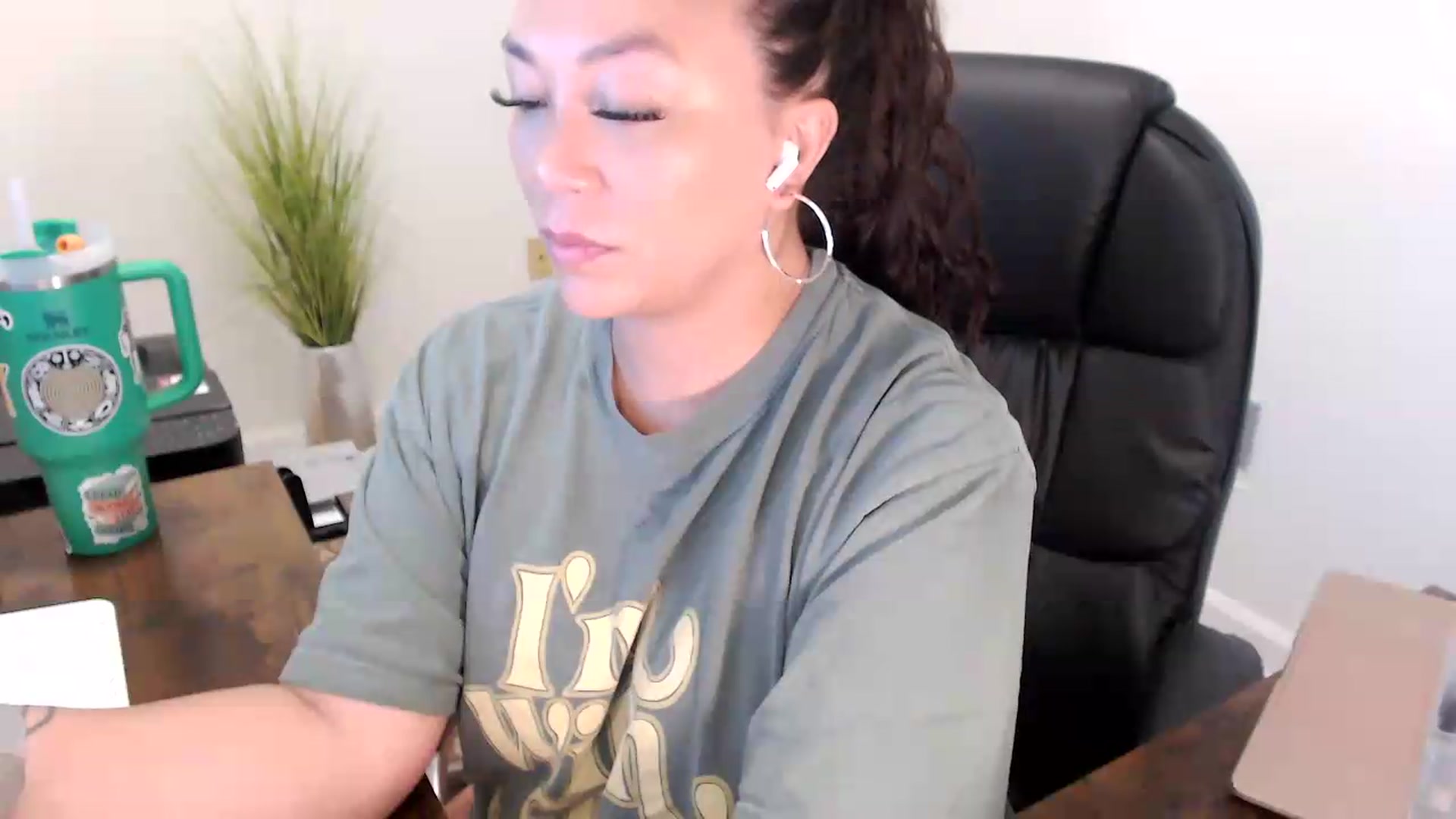 Gallery image thumbnail from MickaylaStar's myfreecams stream on, 06/29/2026, 14:40 image 10 of 20