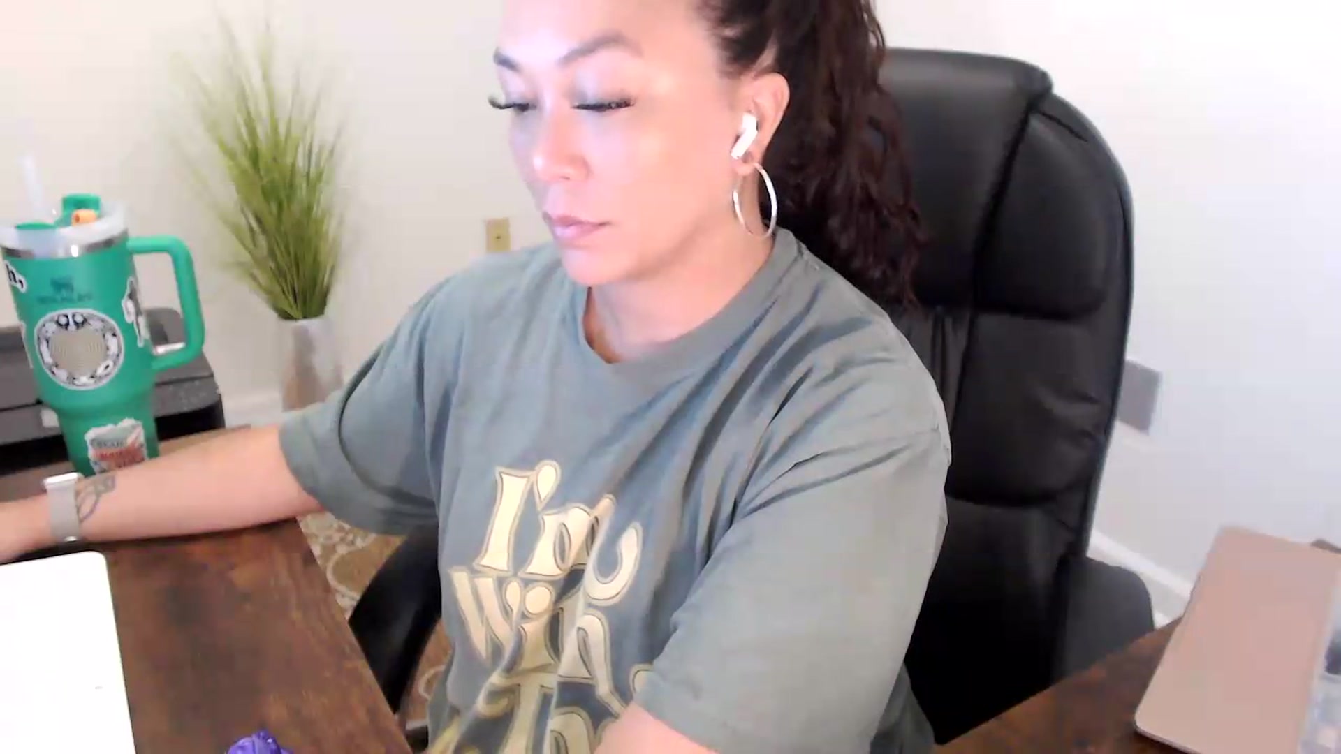 Gallery image thumbnail from MickaylaStar's myfreecams stream on, 06/29/2026, 14:40 image 16 of 20