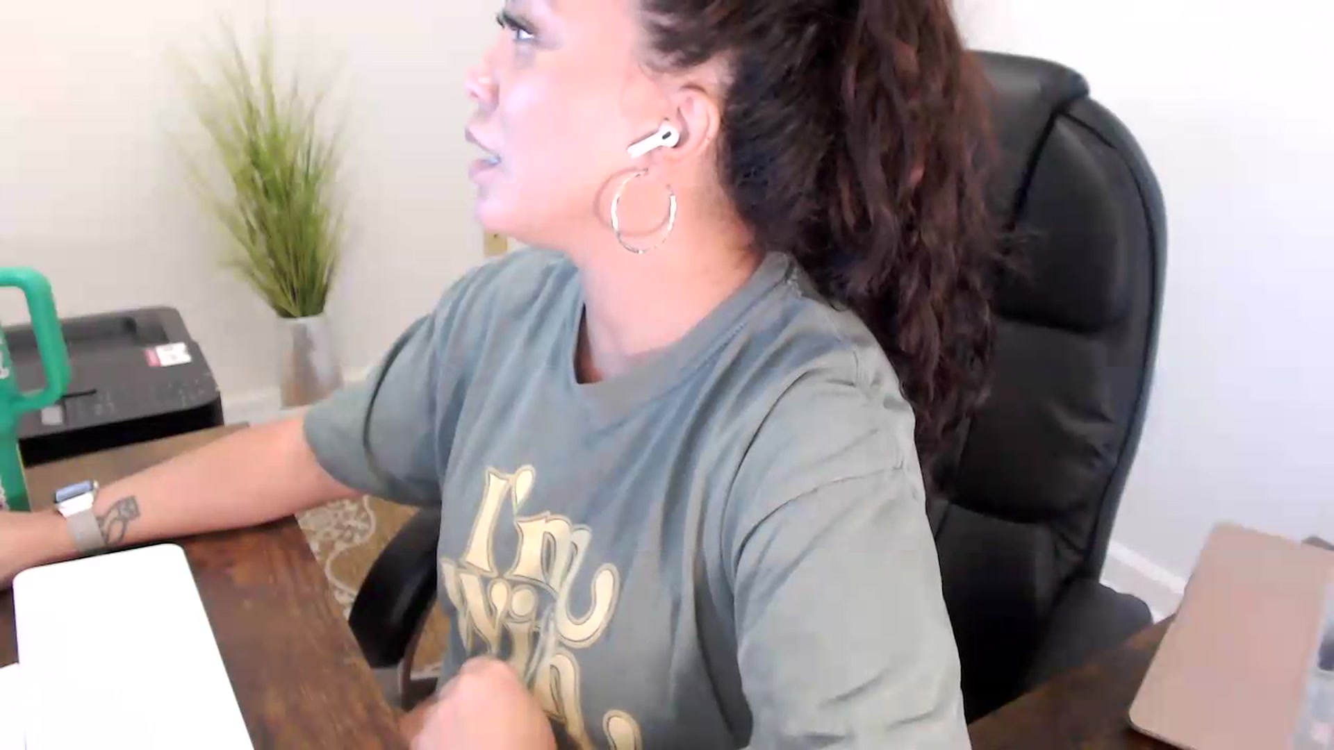 Gallery image thumbnail from MickaylaStar's myfreecams stream on, 06/29/2026, 15:41 image 3 of 20