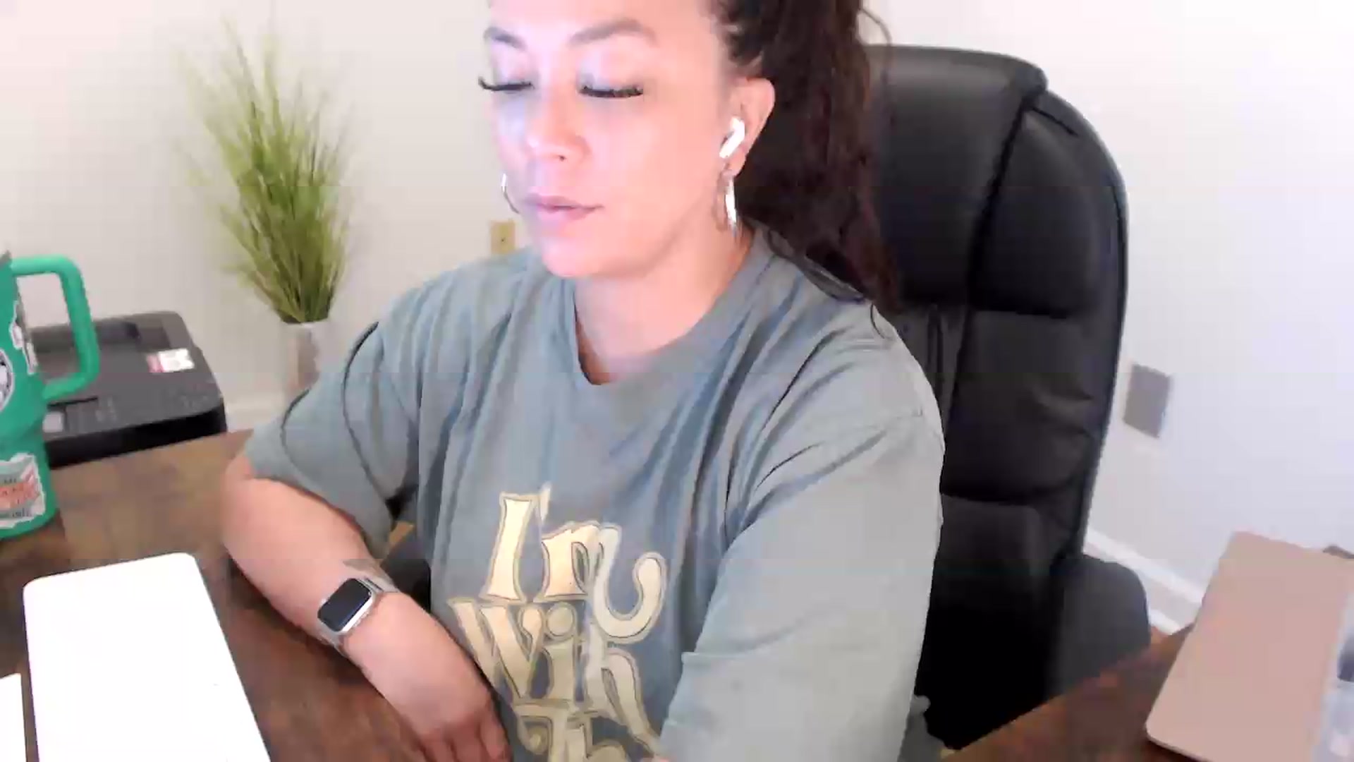 Gallery image thumbnail from MickaylaStar's myfreecams stream on, 06/29/2026, 15:41 image 12 of 20
