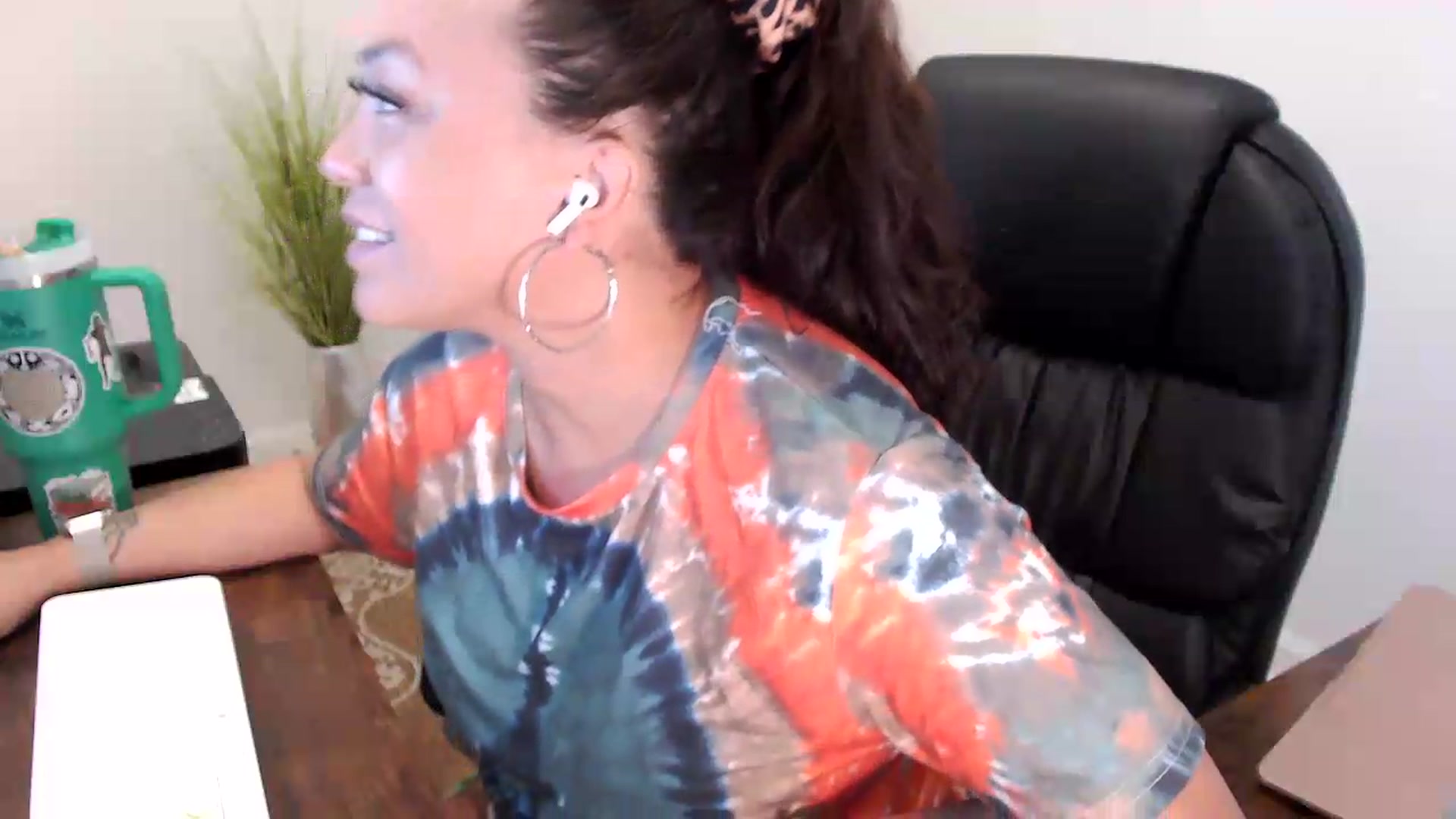 Gallery image thumbnail from MickaylaStar's myfreecams stream on, 06/30/2026, 14:41 image 10 of 20