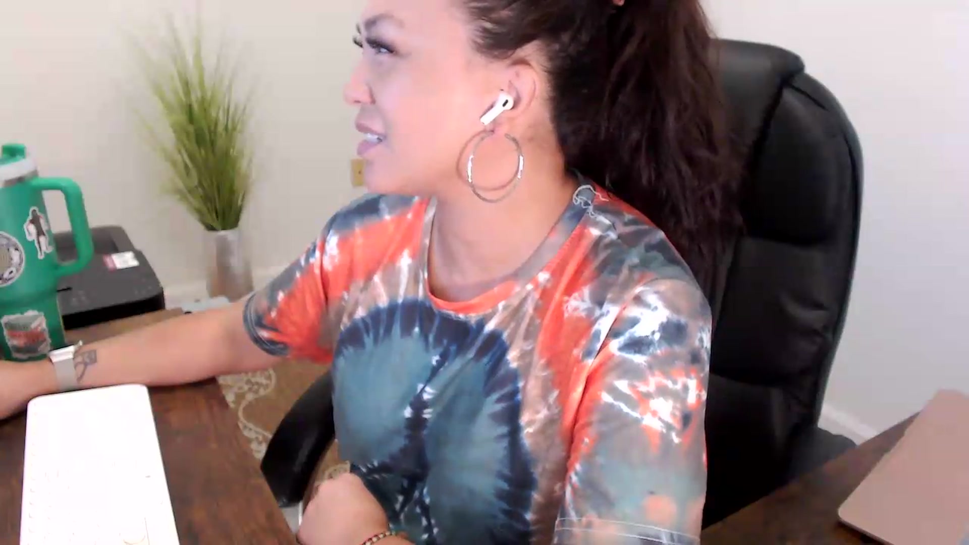 Gallery image thumbnail from MickaylaStar's myfreecams stream on, 06/30/2026, 14:41 image 8 of 20