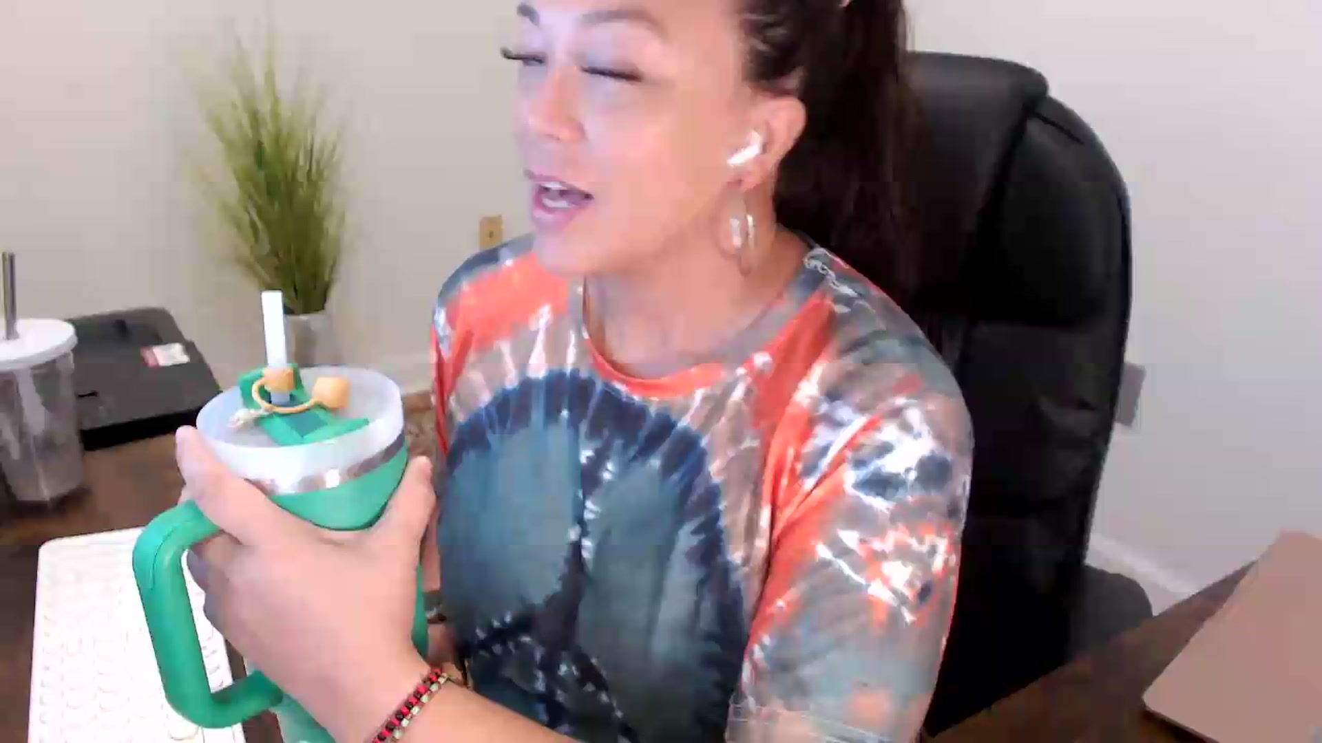 Gallery image thumbnail from MickaylaStar's myfreecams stream on, 06/30/2026, 14:41 image 1 of 20